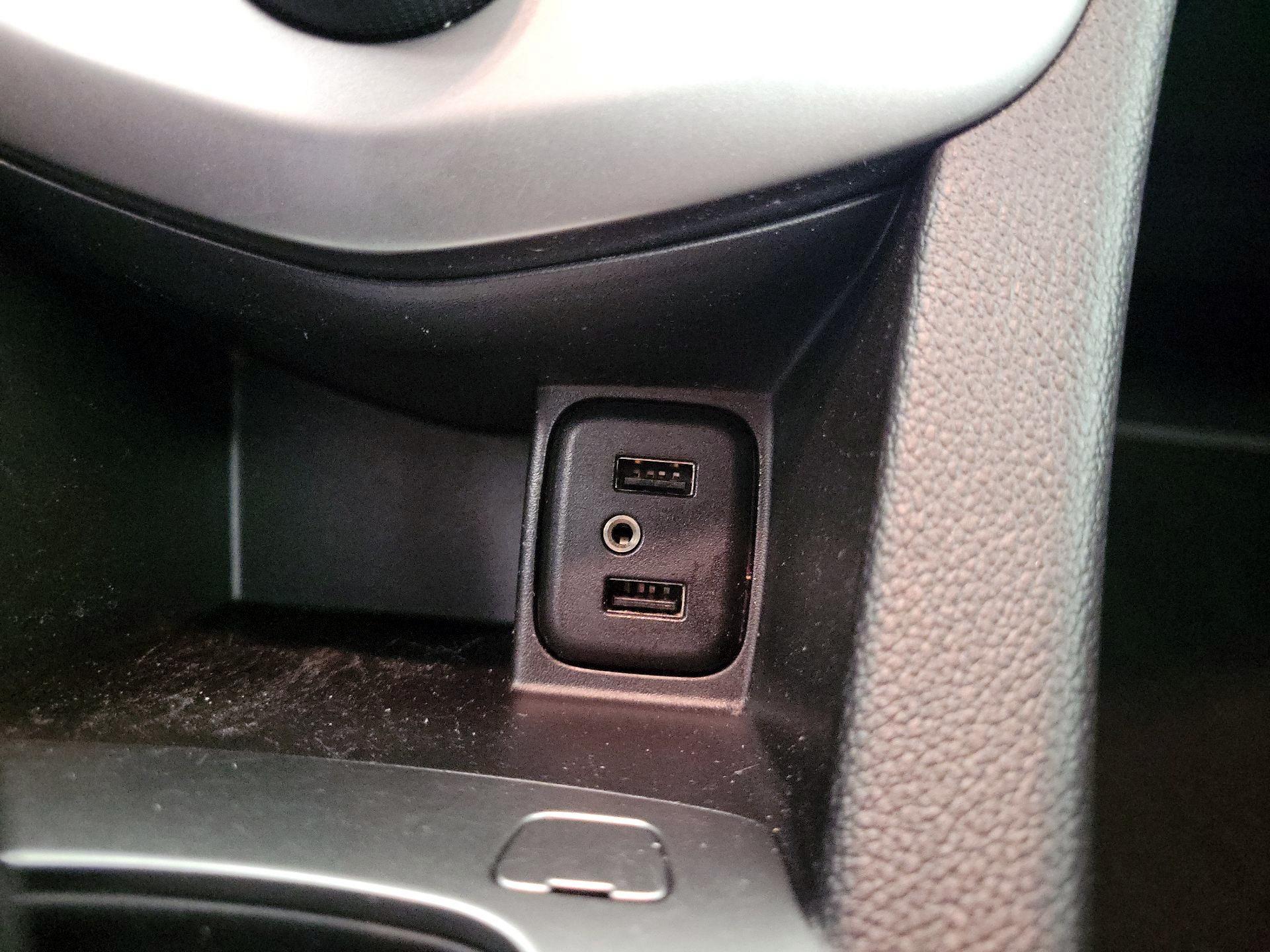 Thumbnail: 2017 Chevrolet Sonic - 16