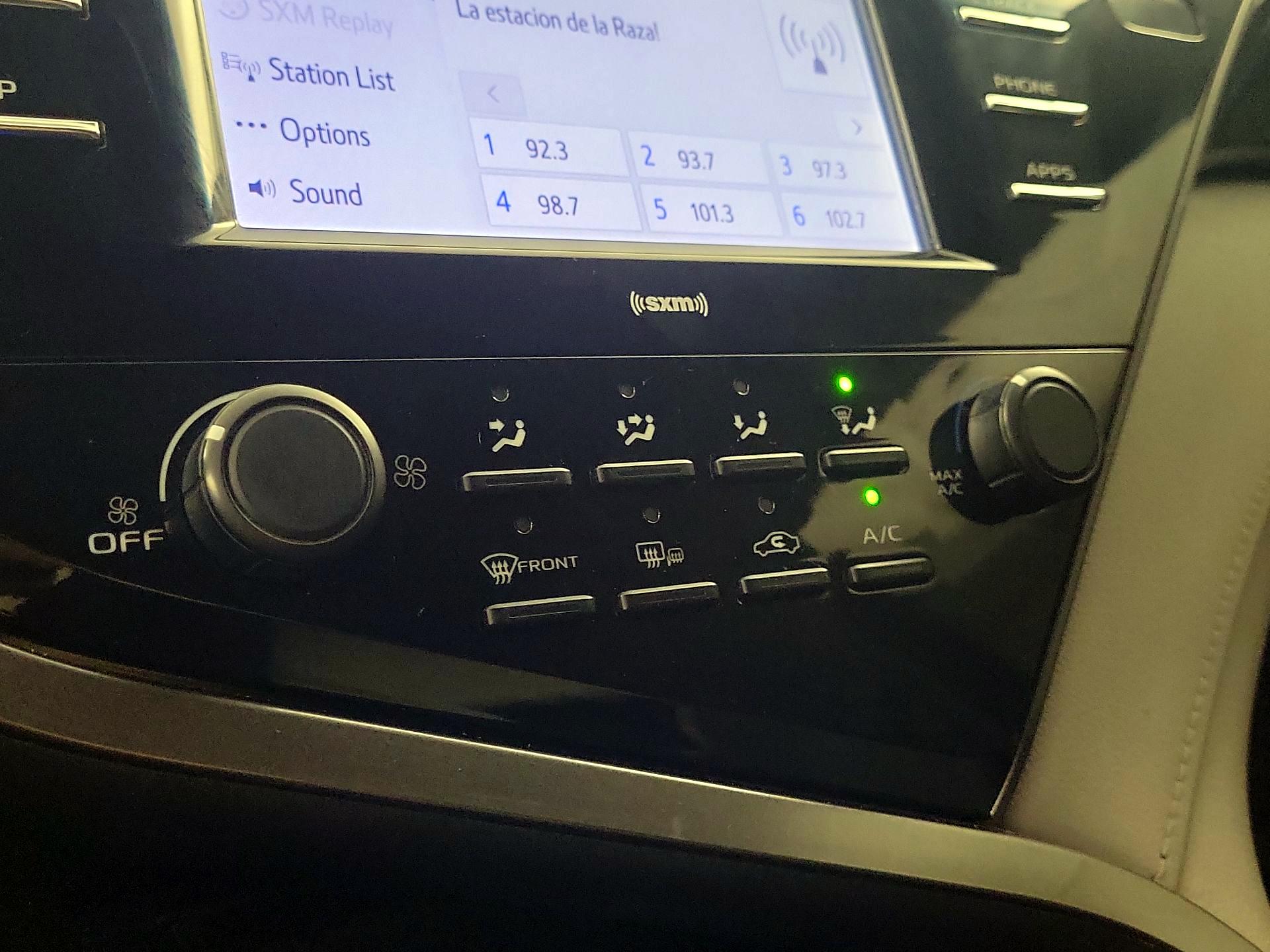 Thumbnail: 2020 Toyota Camry - 14