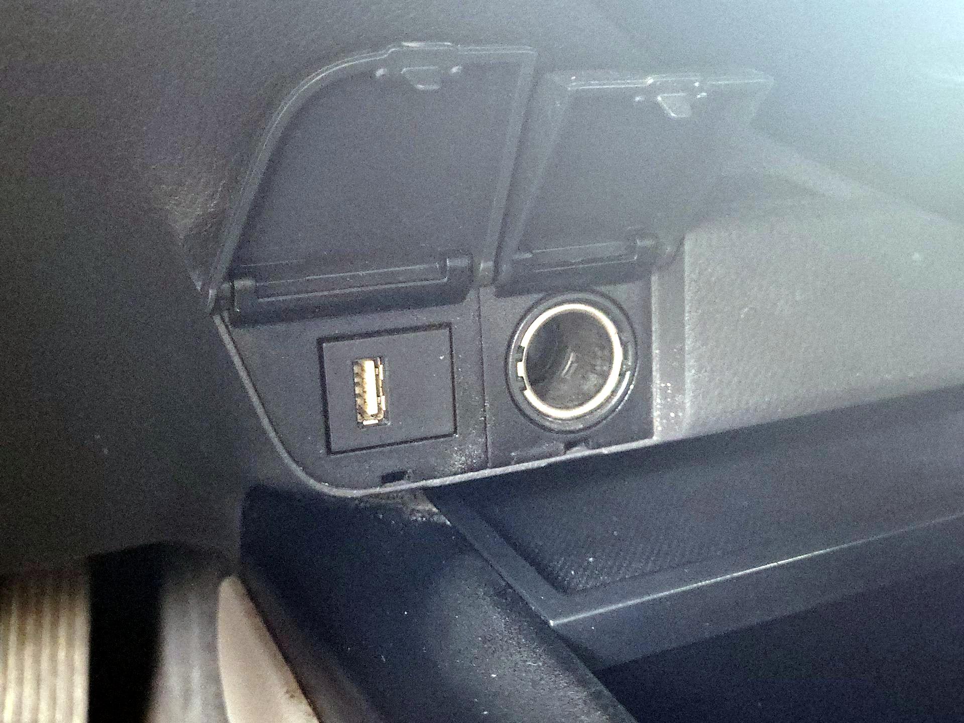 Thumbnail: 2020 Toyota Camry - 16