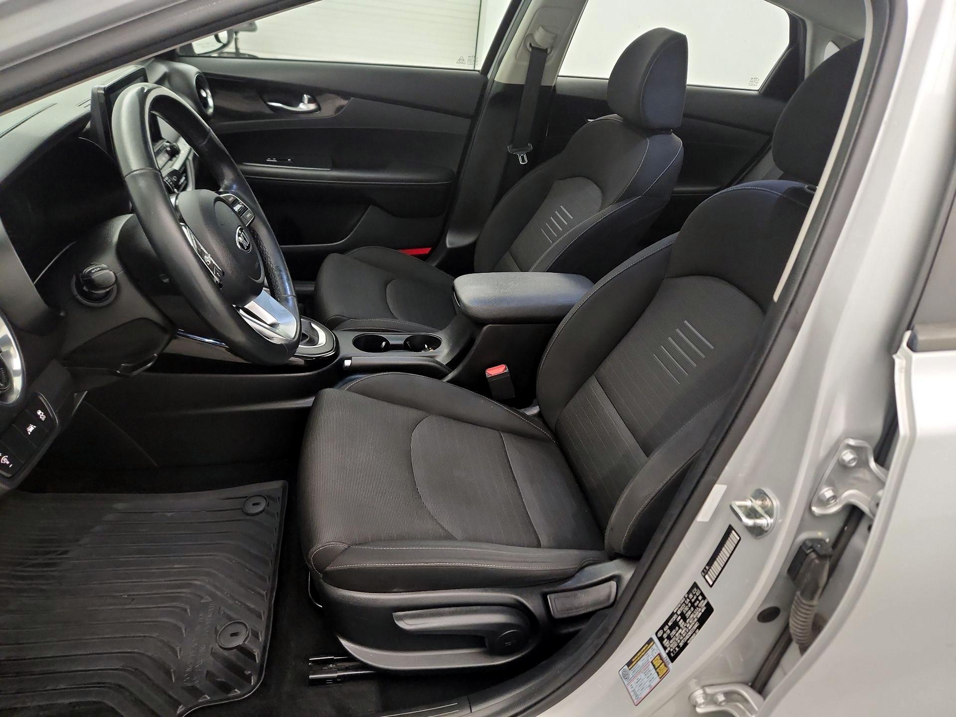 Thumbnail: 2019 Kia Forte - 11