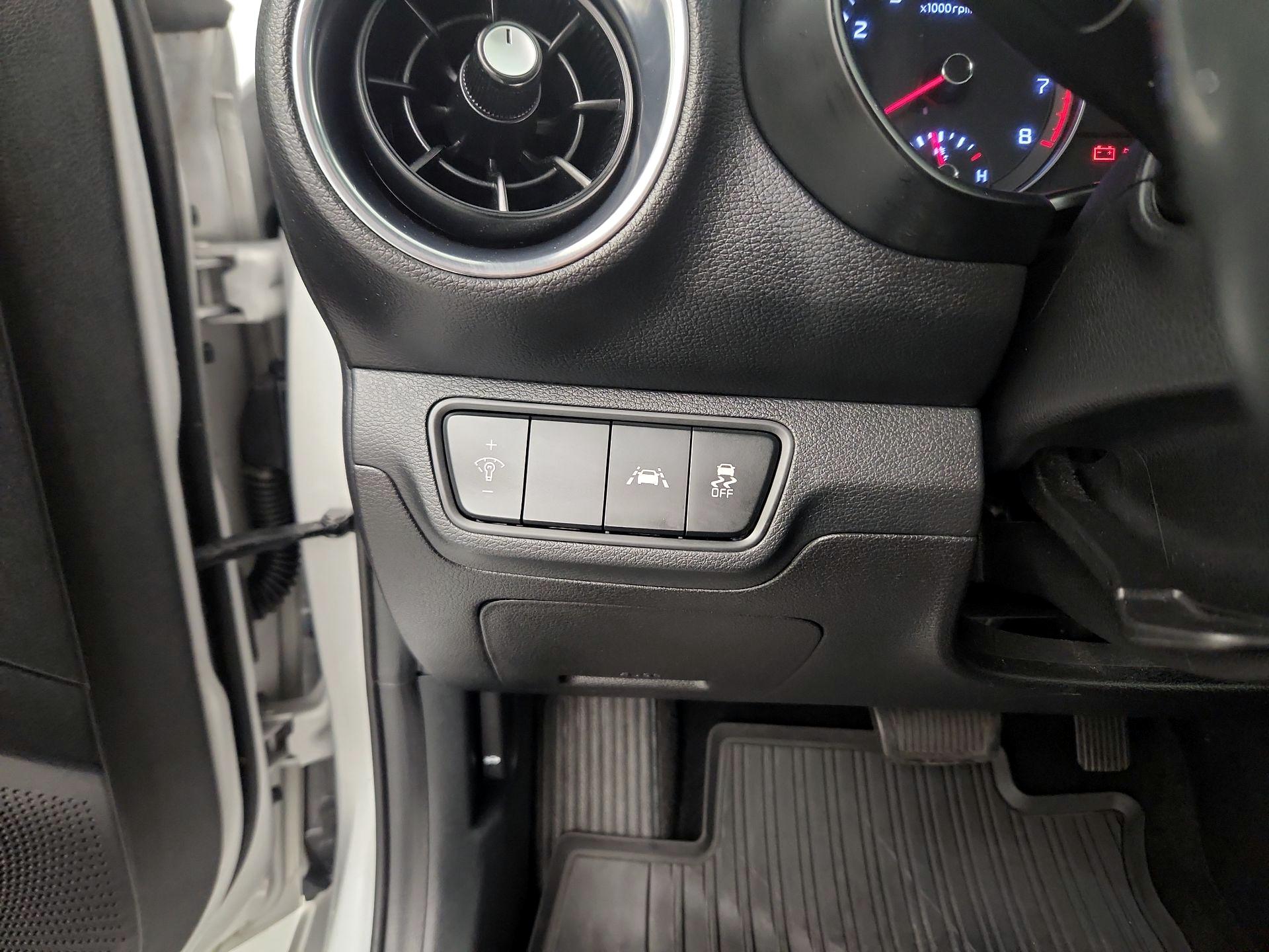 Thumbnail: 2019 Kia Forte - 13