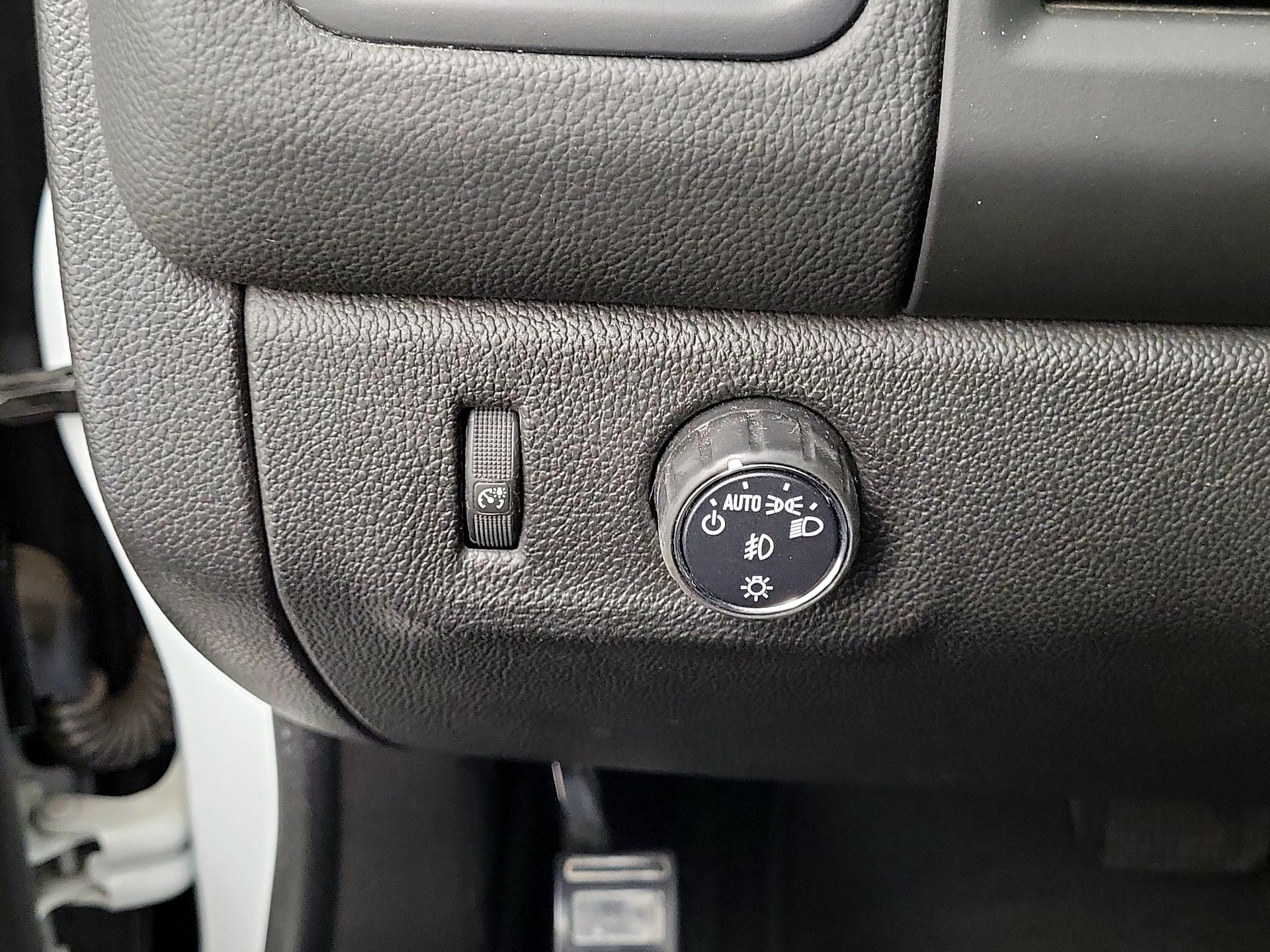 Thumbnail: 2018 Chevrolet Colorado - 11