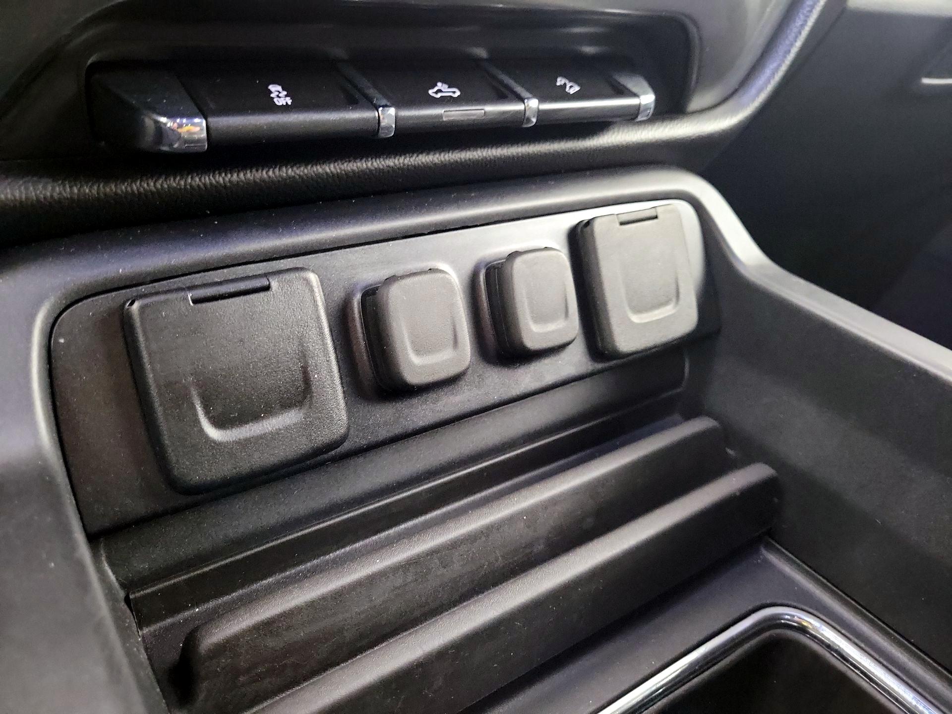 Thumbnail: 2018 Chevrolet Silverado 1500 - 16