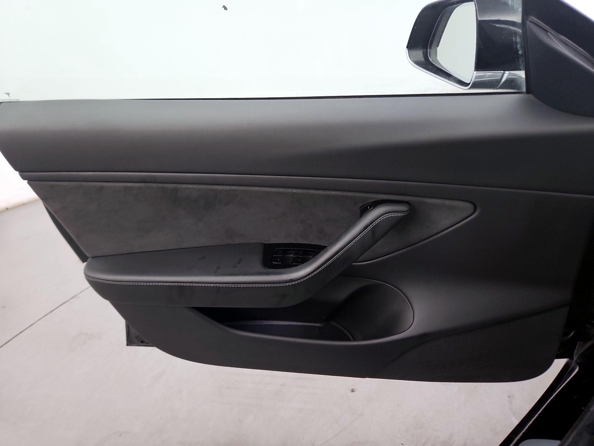 Thumbnail: 2019 Tesla Model 3 - 10