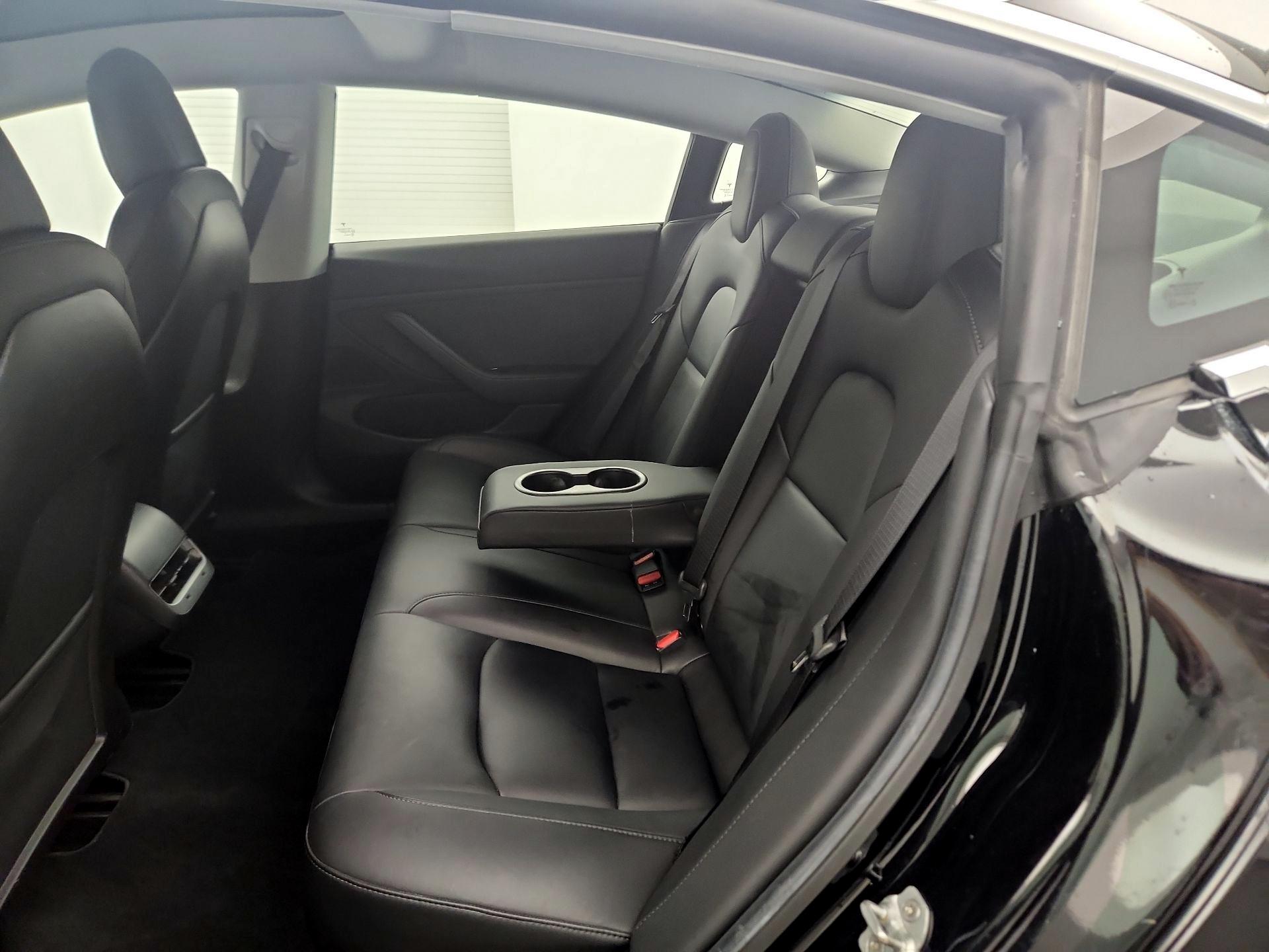 Thumbnail: 2019 Tesla Model 3 - 17