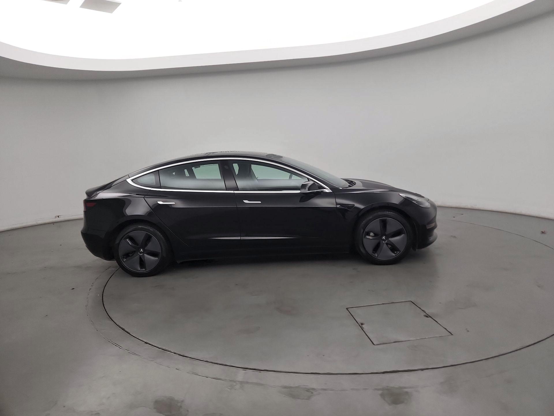 Thumbnail: 2019 Tesla Model 3 - 4