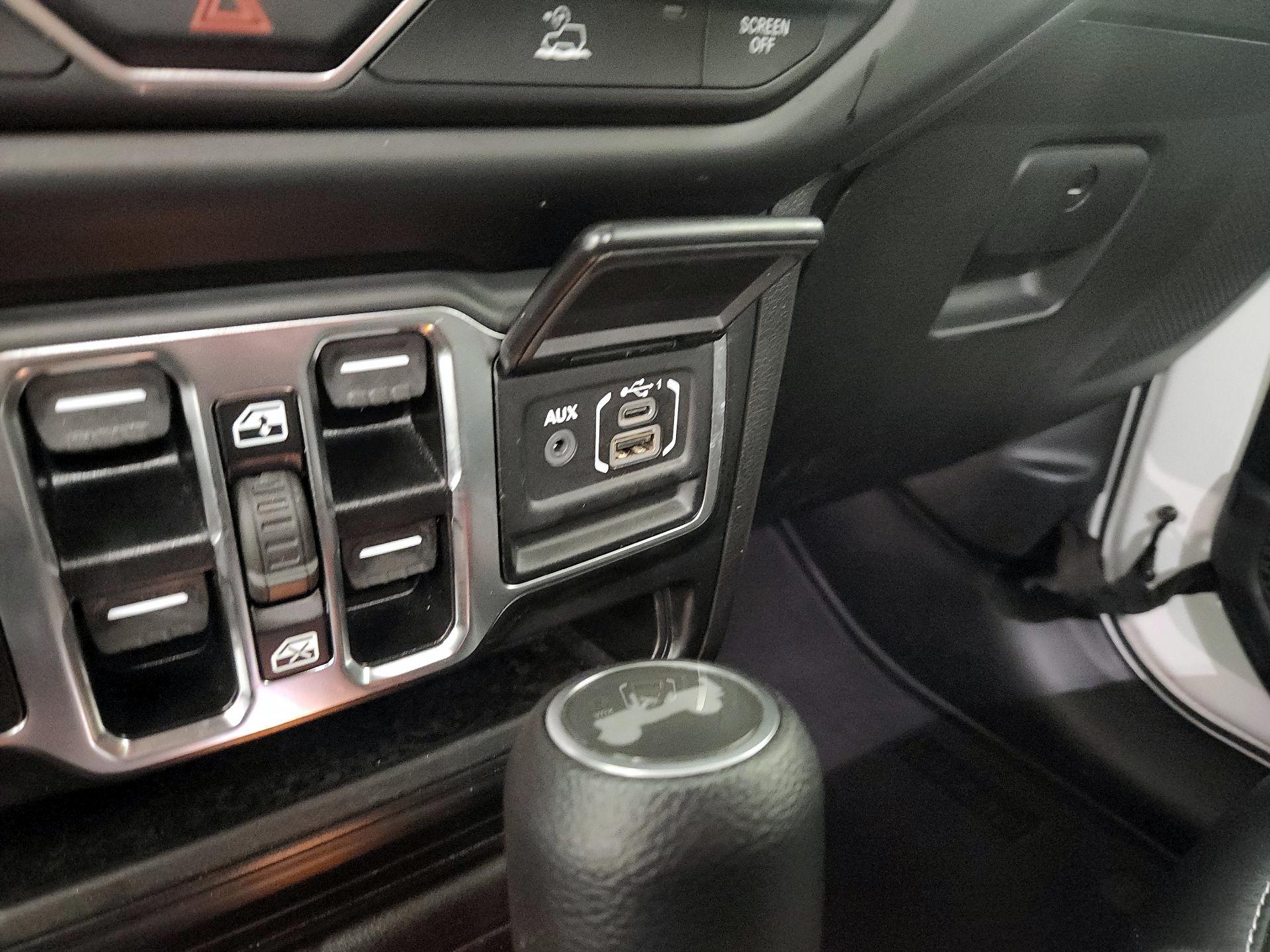 Thumbnail: 2021 Jeep Wrangler - 16