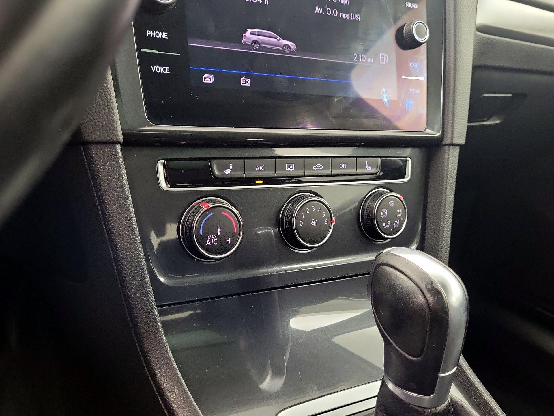 Thumbnail: 2018 Volkswagen Golf - 16