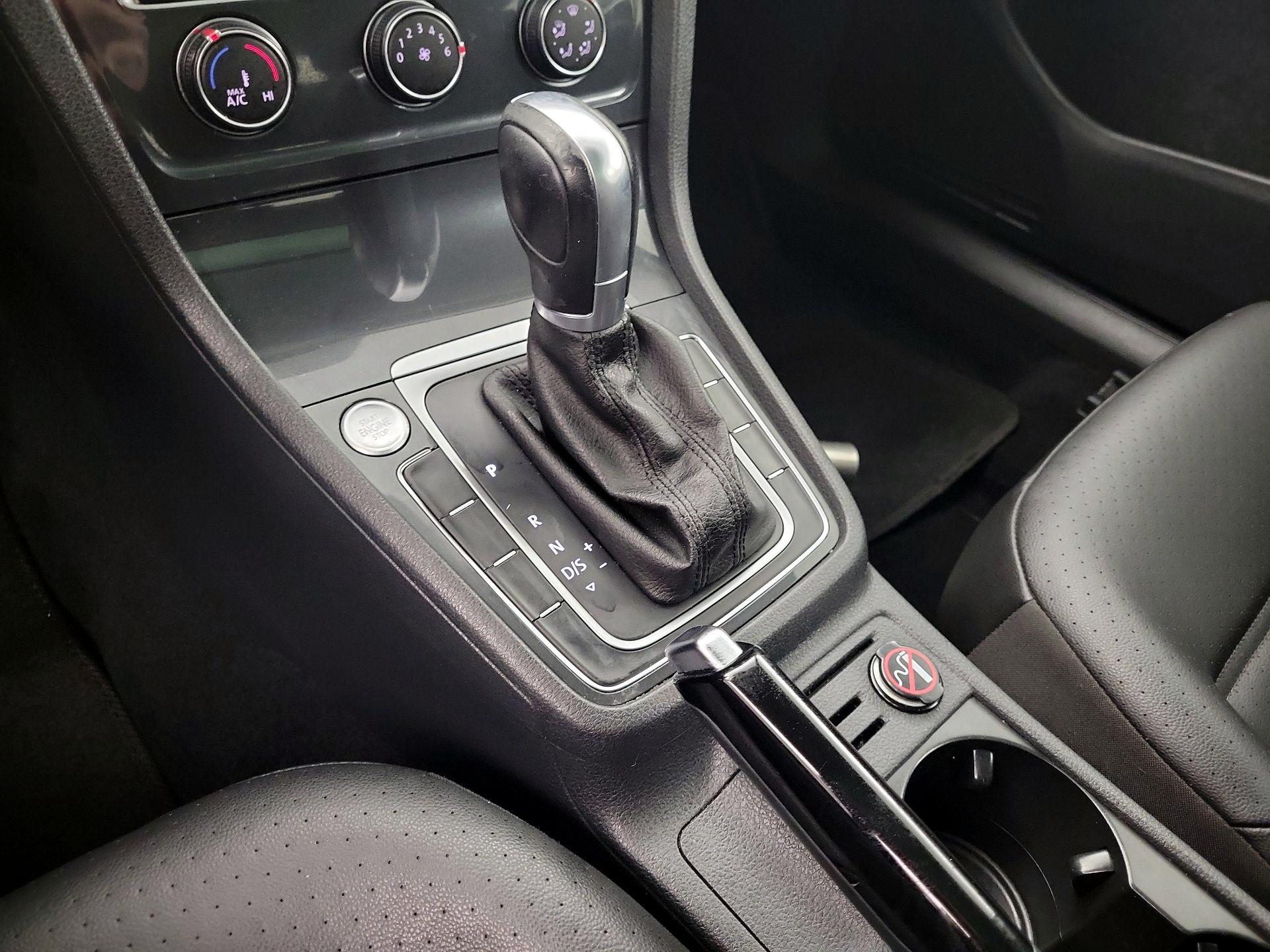 Thumbnail: 2018 Volkswagen Golf - 17