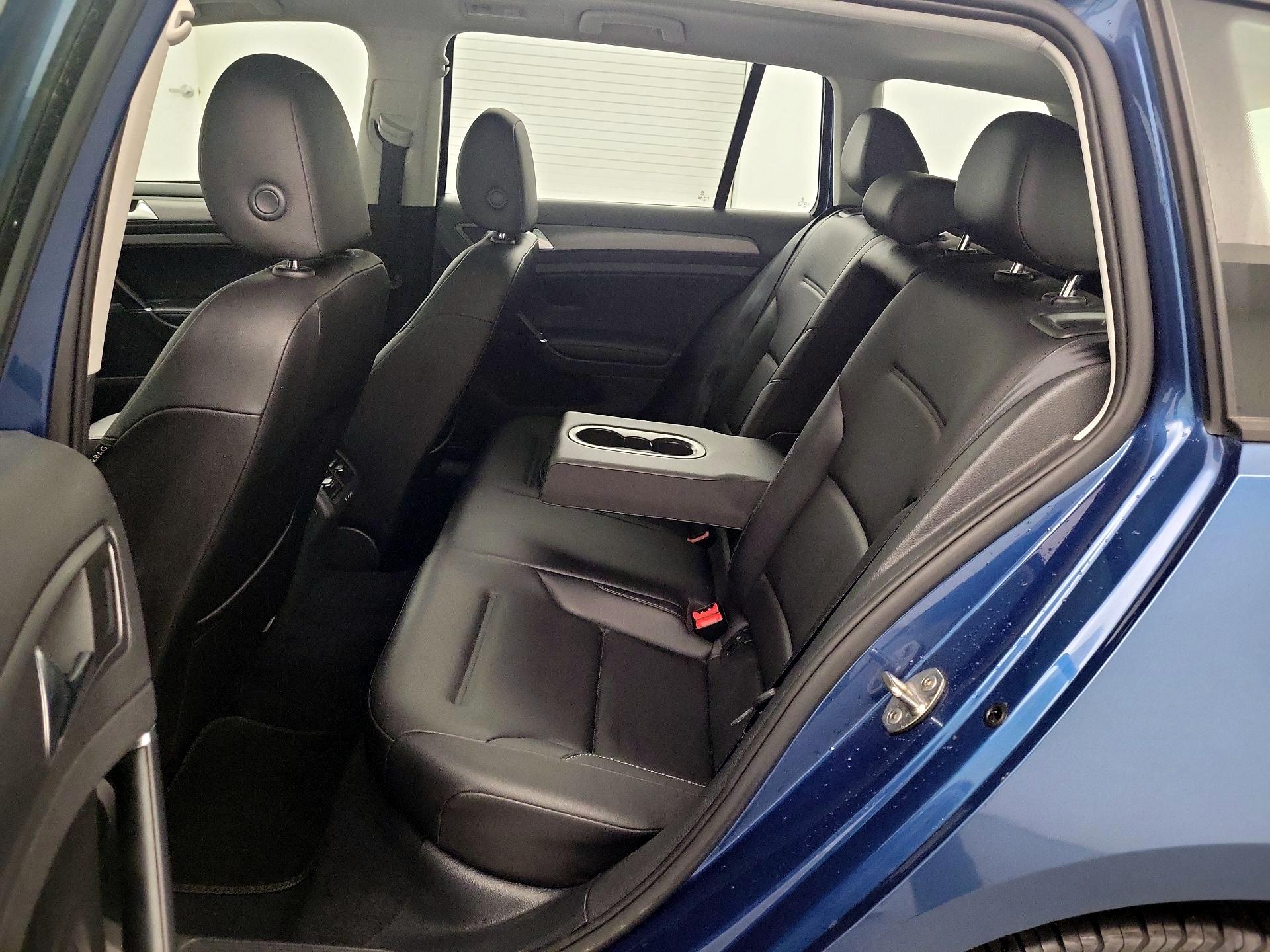 Thumbnail: 2018 Volkswagen Golf - 20