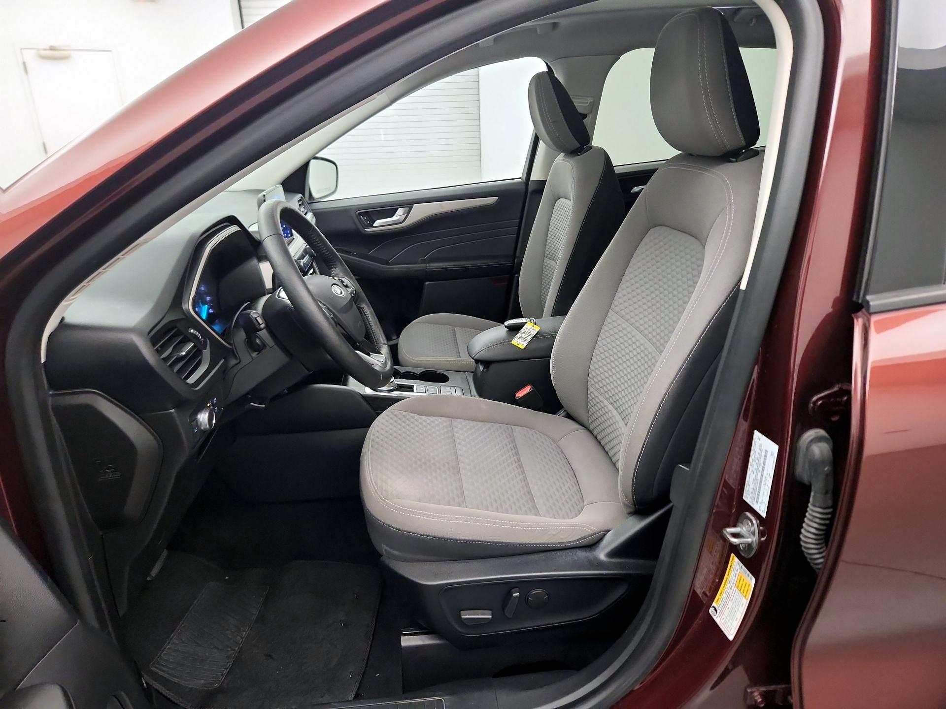 Thumbnail: 2021 Ford Escape - 9