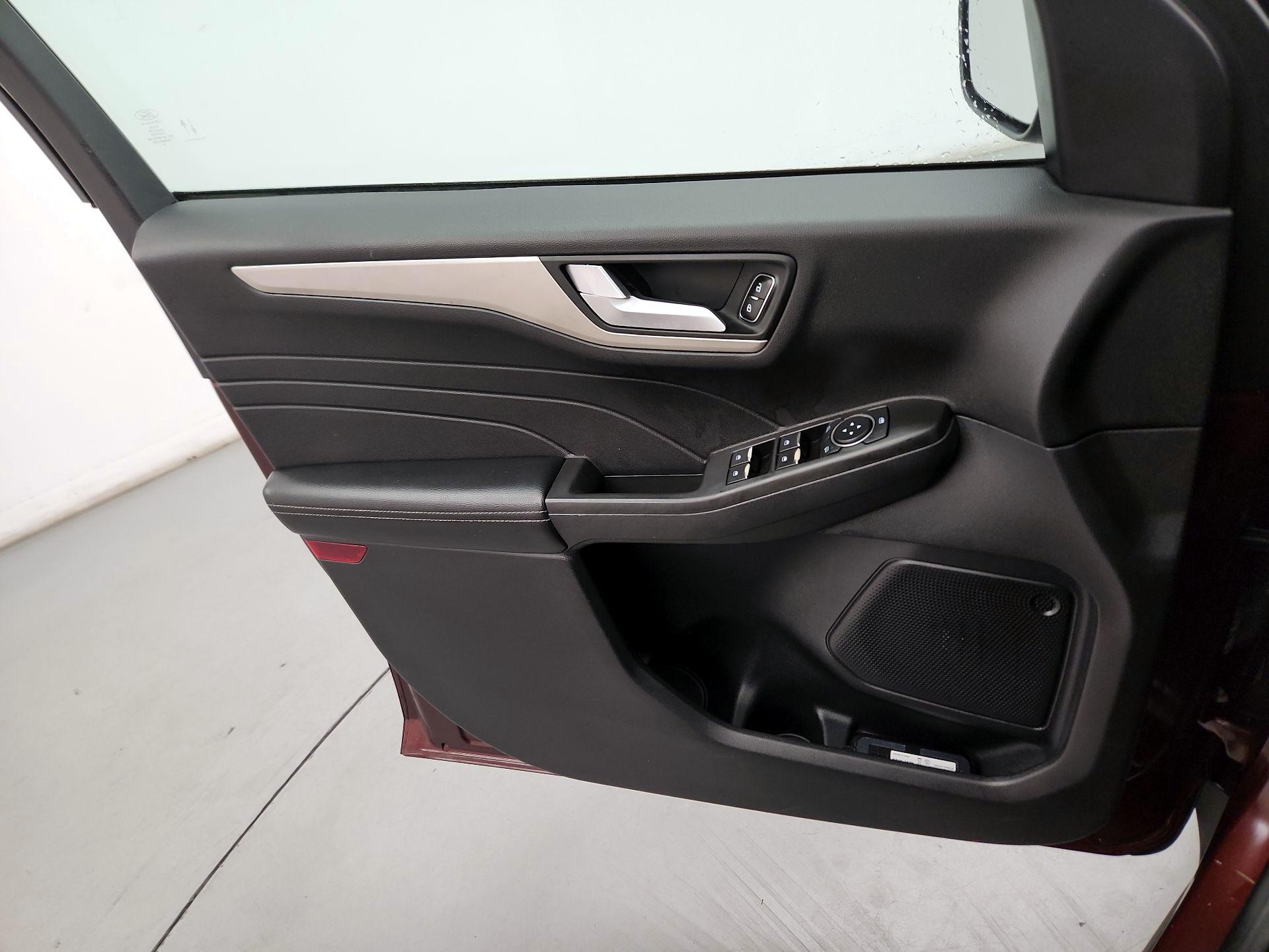 Thumbnail: 2021 Ford Escape - 10