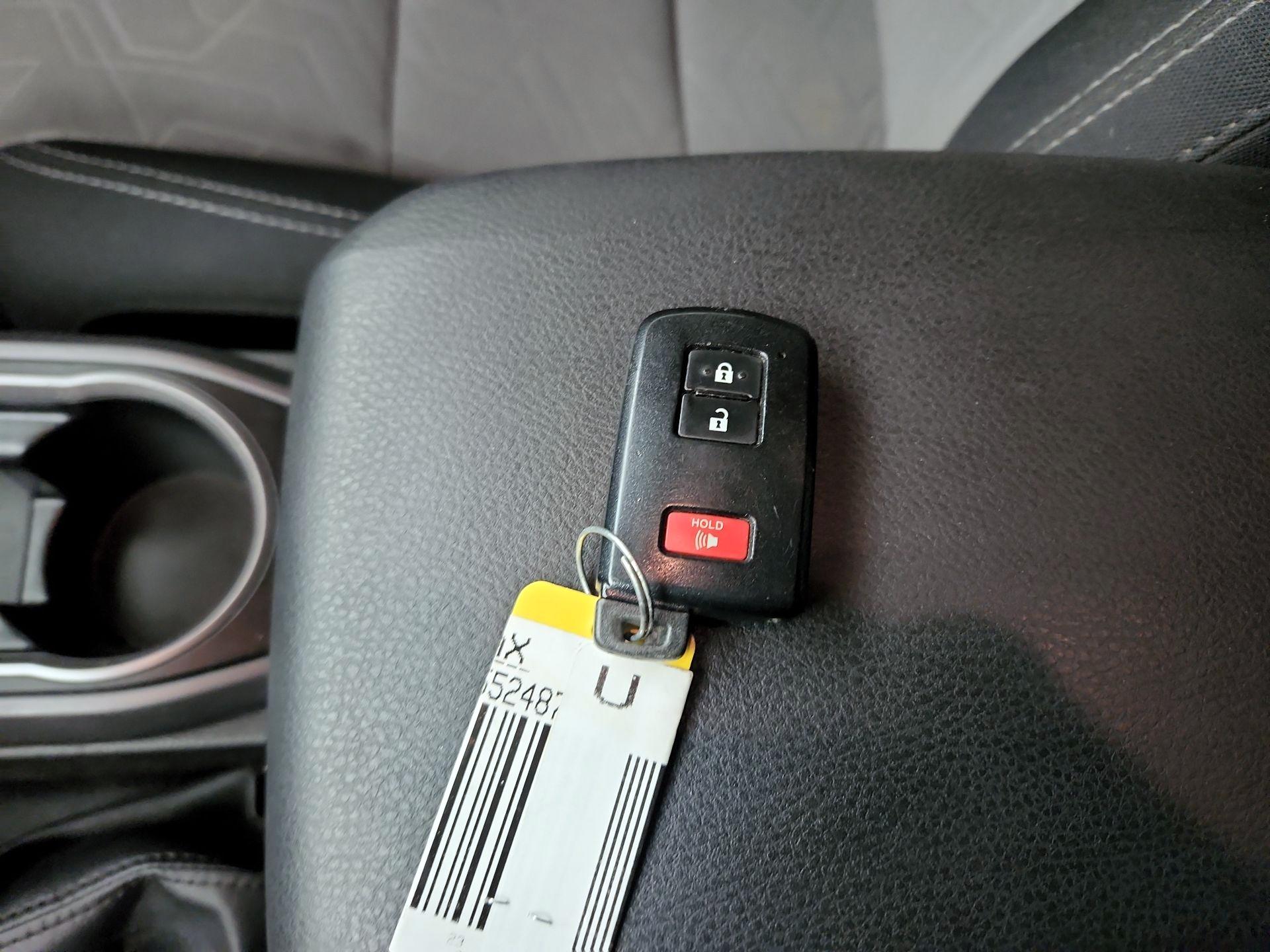 Thumbnail: 2023 Toyota Tacoma - 20