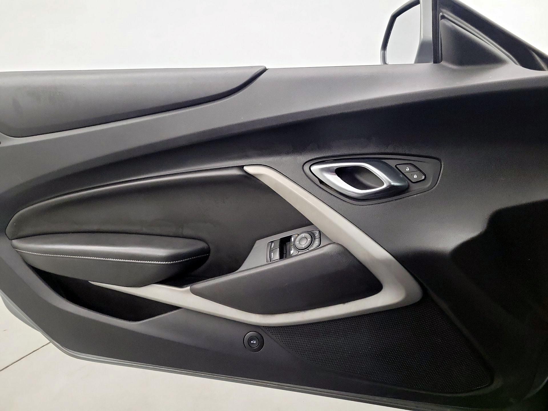 Thumbnail: 2020 Chevrolet Camaro - 10