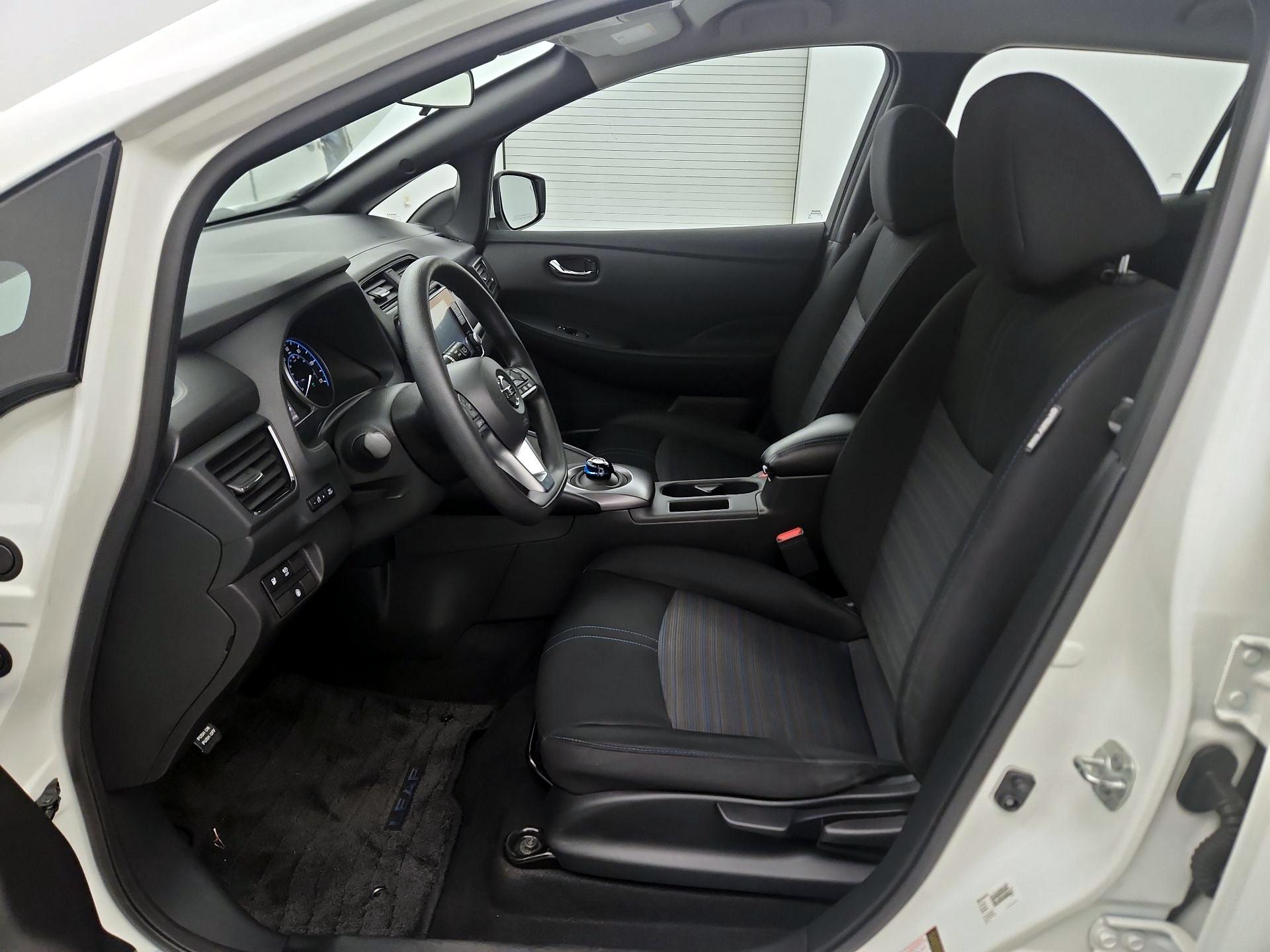 Thumbnail: 2020 Nissan Leaf - 9