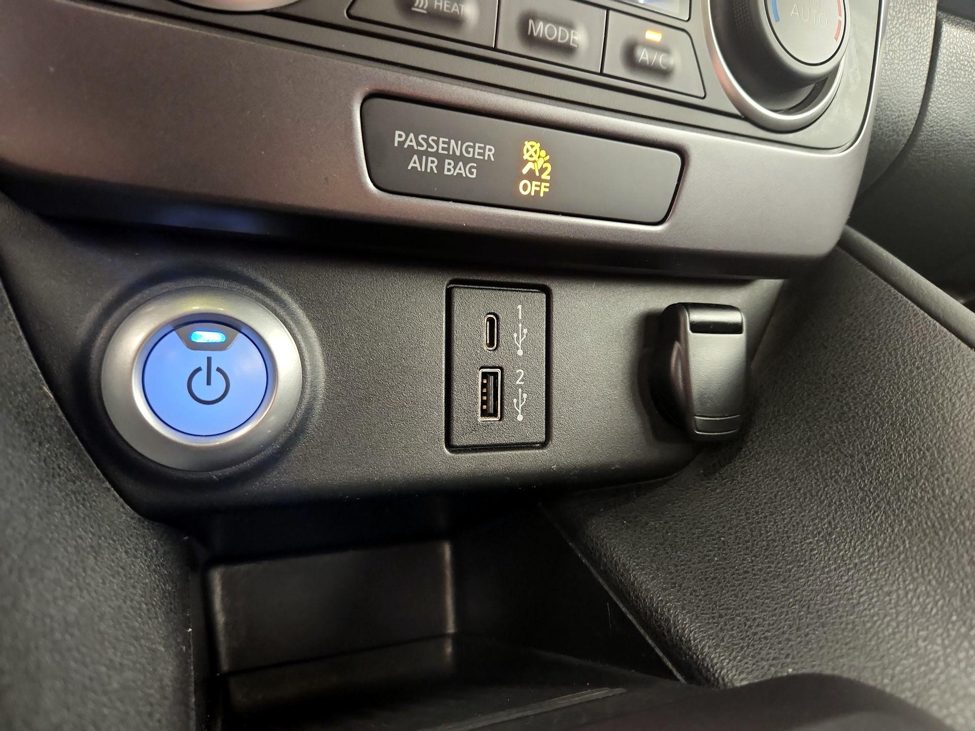 Thumbnail: 2020 Nissan Leaf - 16