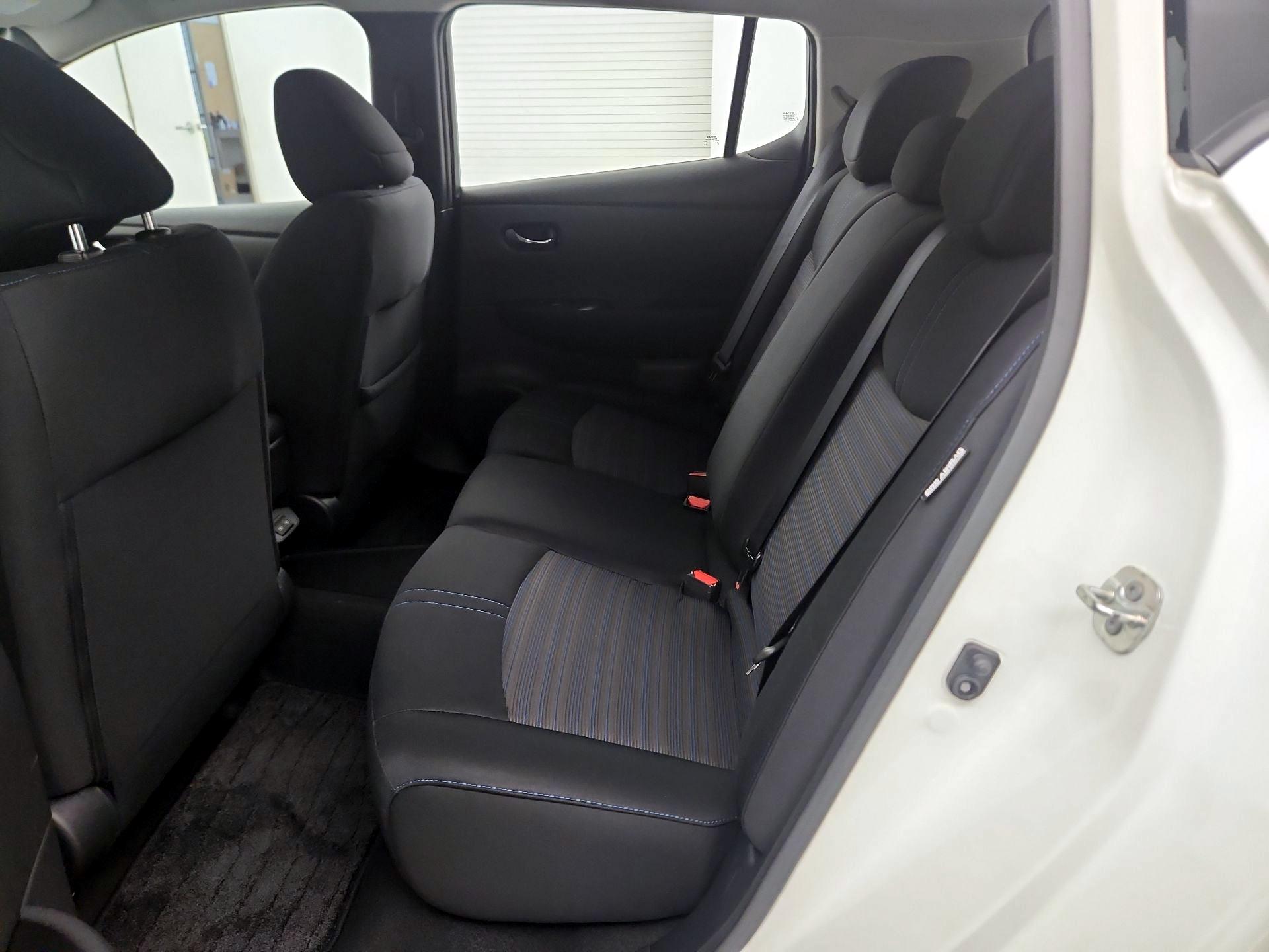 Thumbnail: 2020 Nissan Leaf - 17