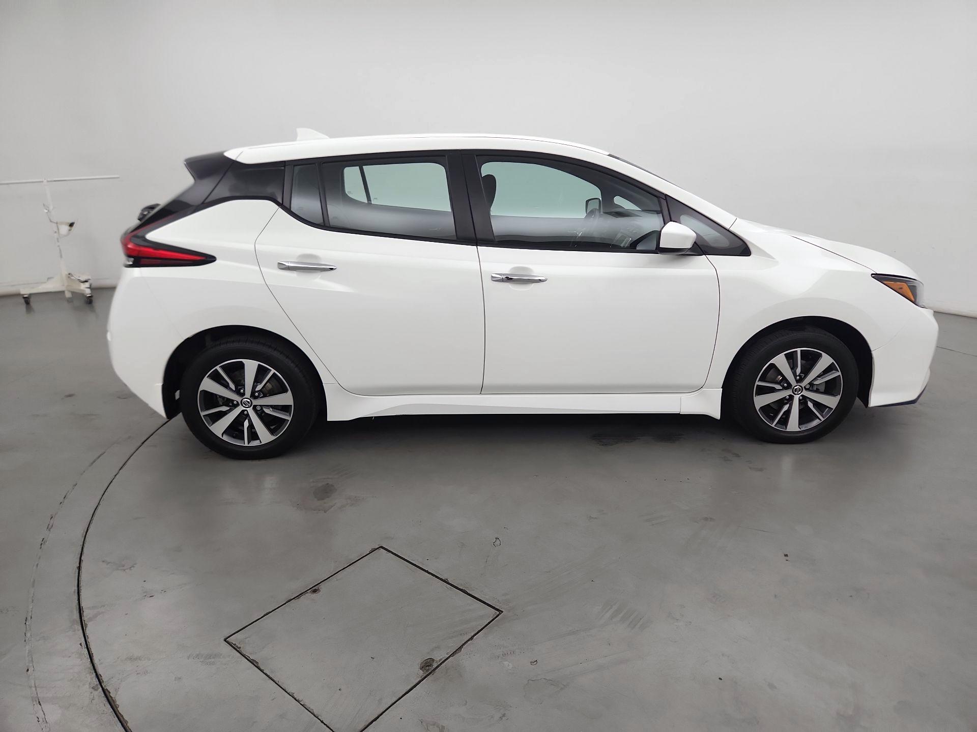 Thumbnail: 2020 Nissan Leaf - 4