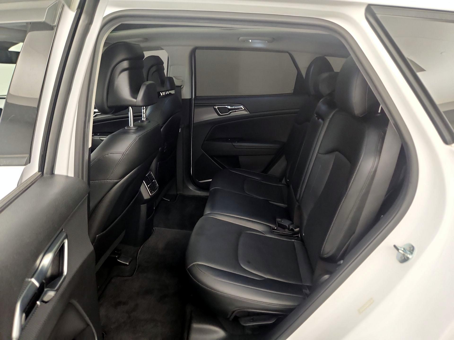 Thumbnail: 2023 Kia Sportage - 19