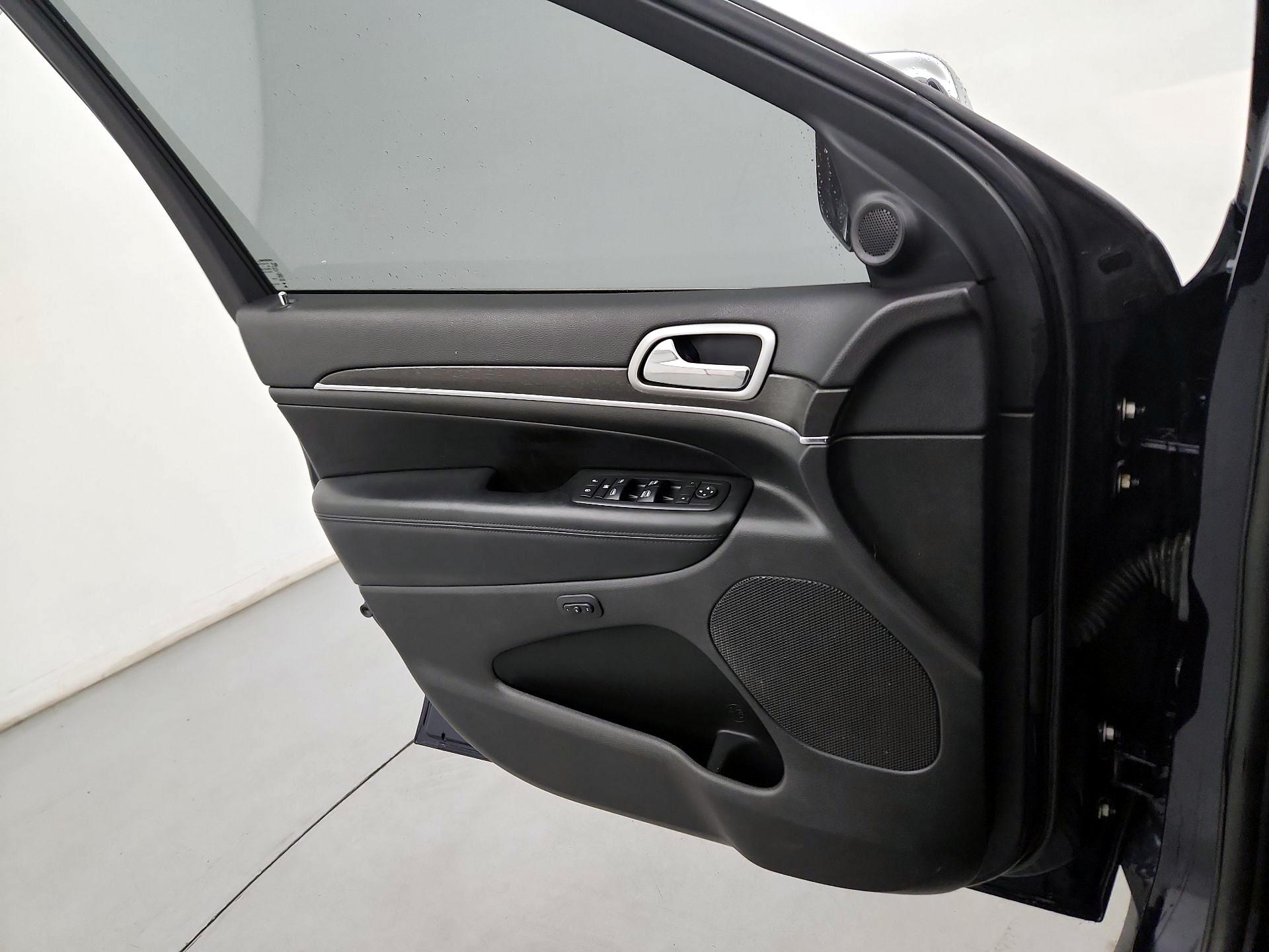 Thumbnail: 2018 Jeep Grand Cherokee - 10