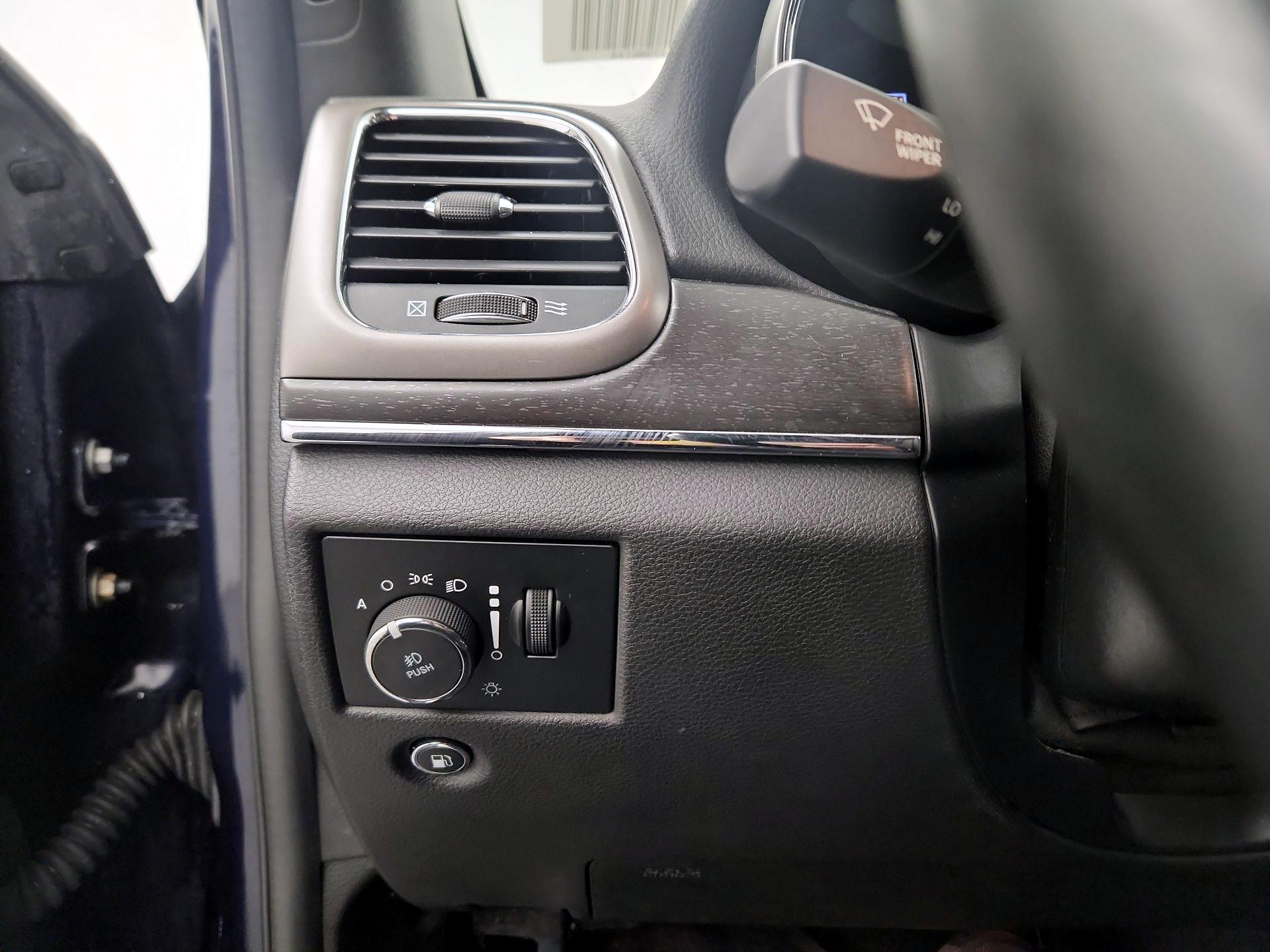 Thumbnail: 2018 Jeep Grand Cherokee - 11