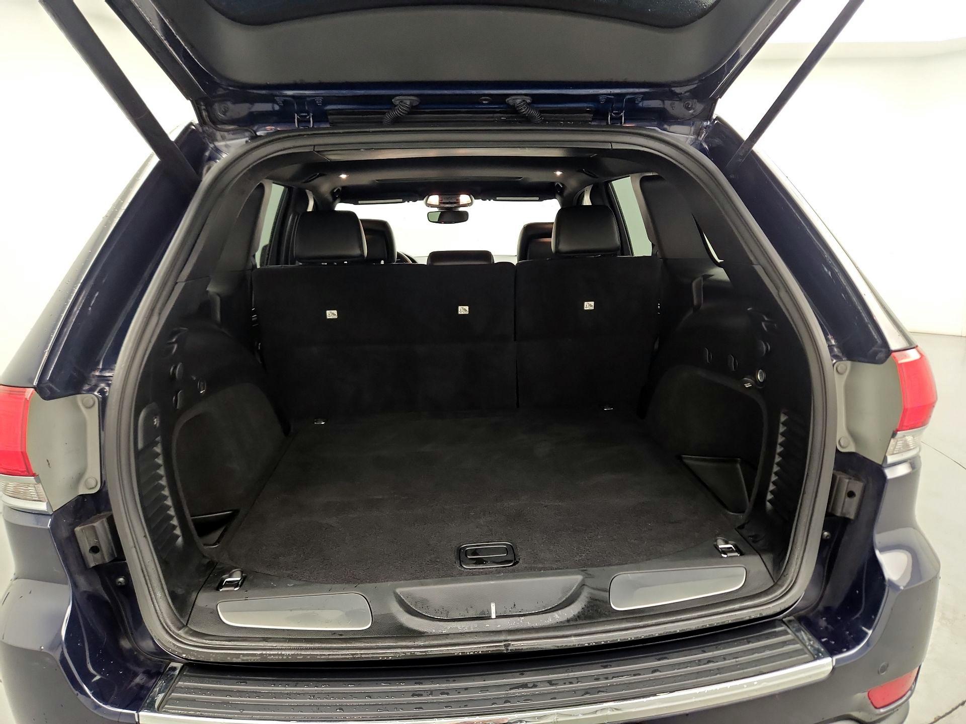 Thumbnail: 2018 Jeep Grand Cherokee - 19