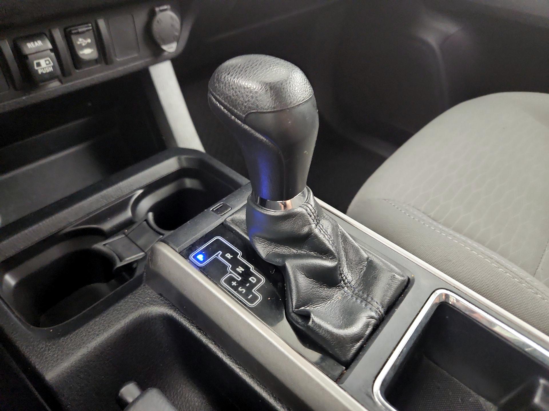 Thumbnail: 2019 Toyota Tacoma - 15
