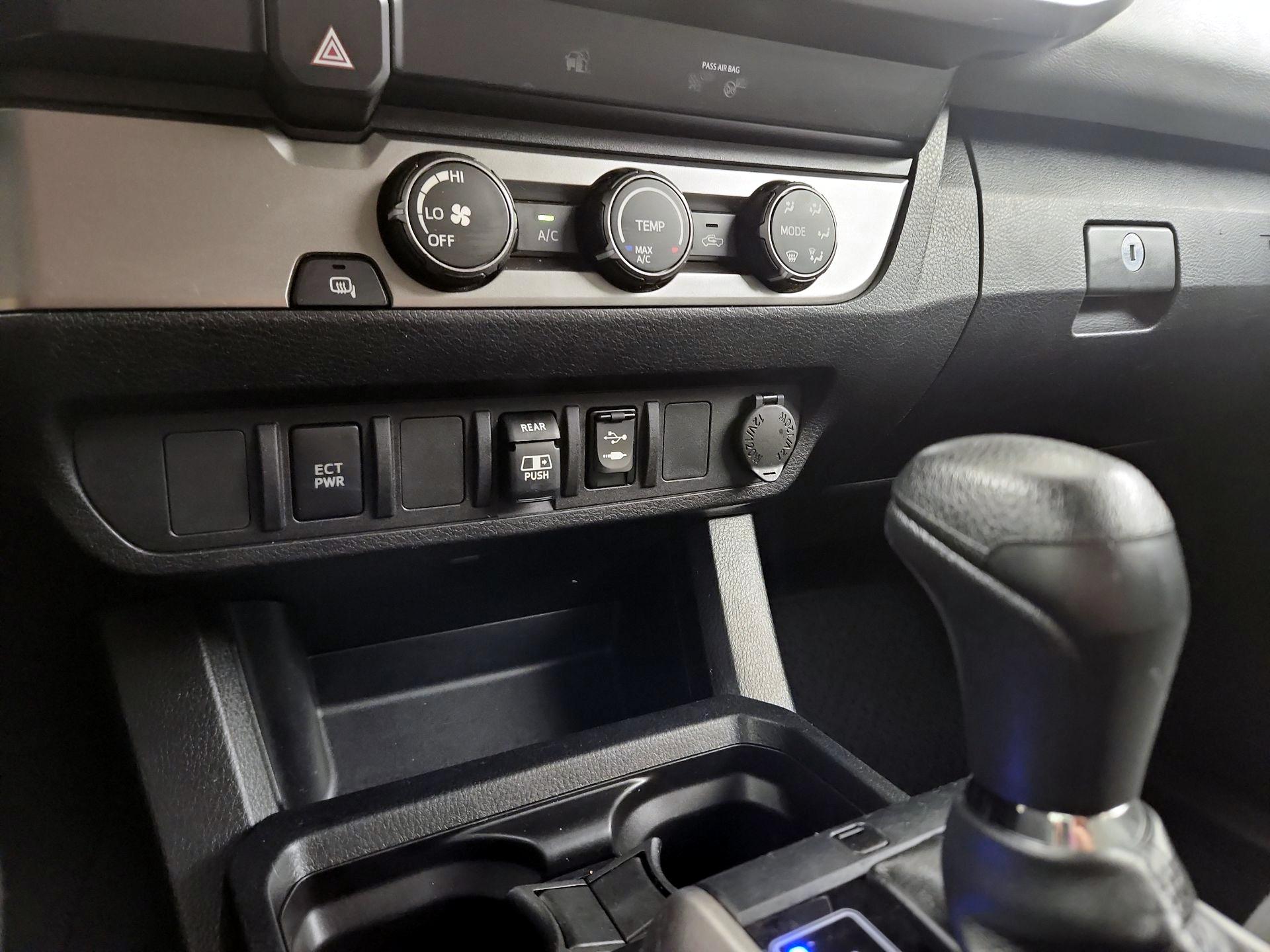 Thumbnail: 2019 Toyota Tacoma - 16