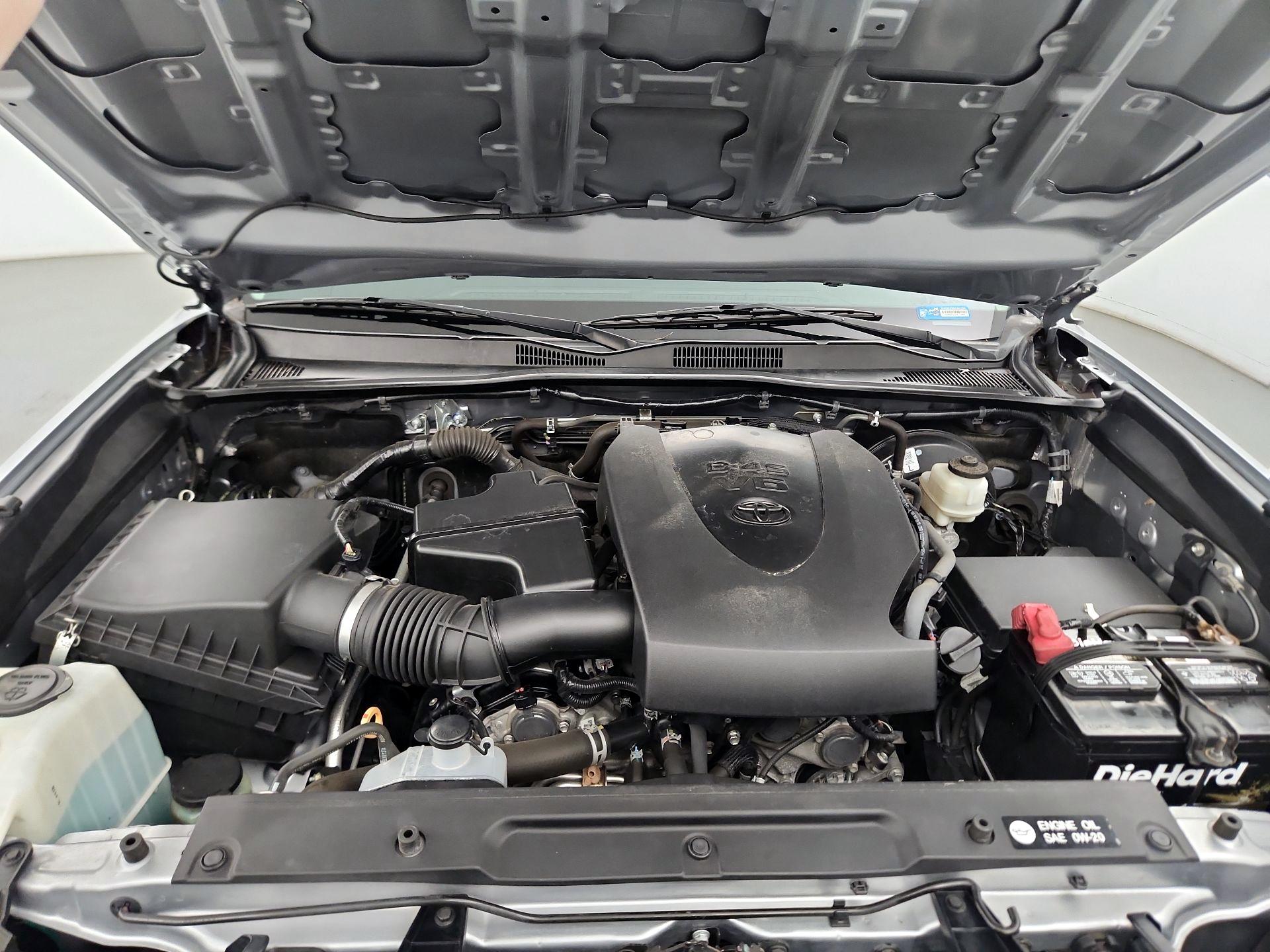 Thumbnail: 2019 Toyota Tacoma - 19