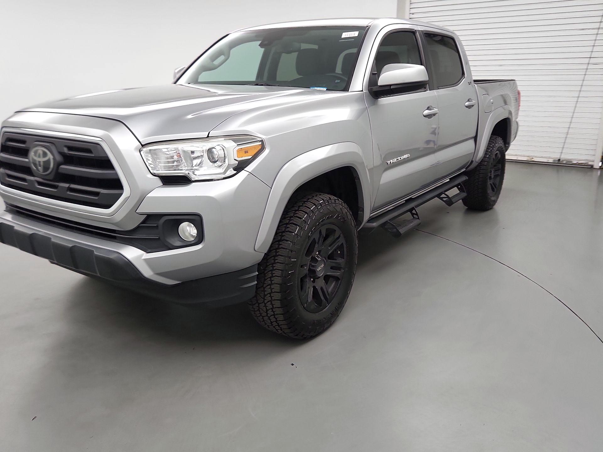 Thumbnail: 2019 Toyota Tacoma - 3
