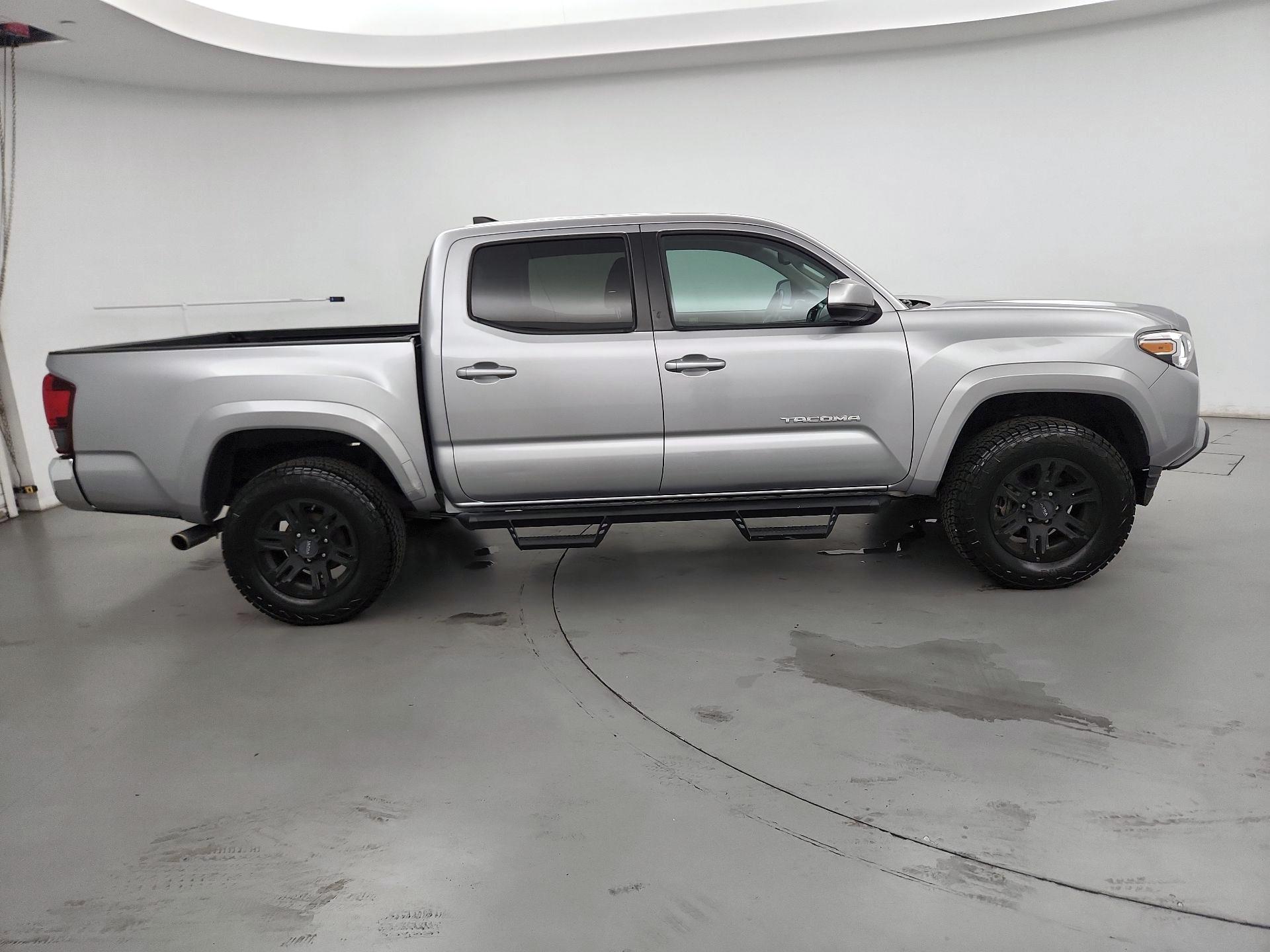 Thumbnail: 2019 Toyota Tacoma - 4