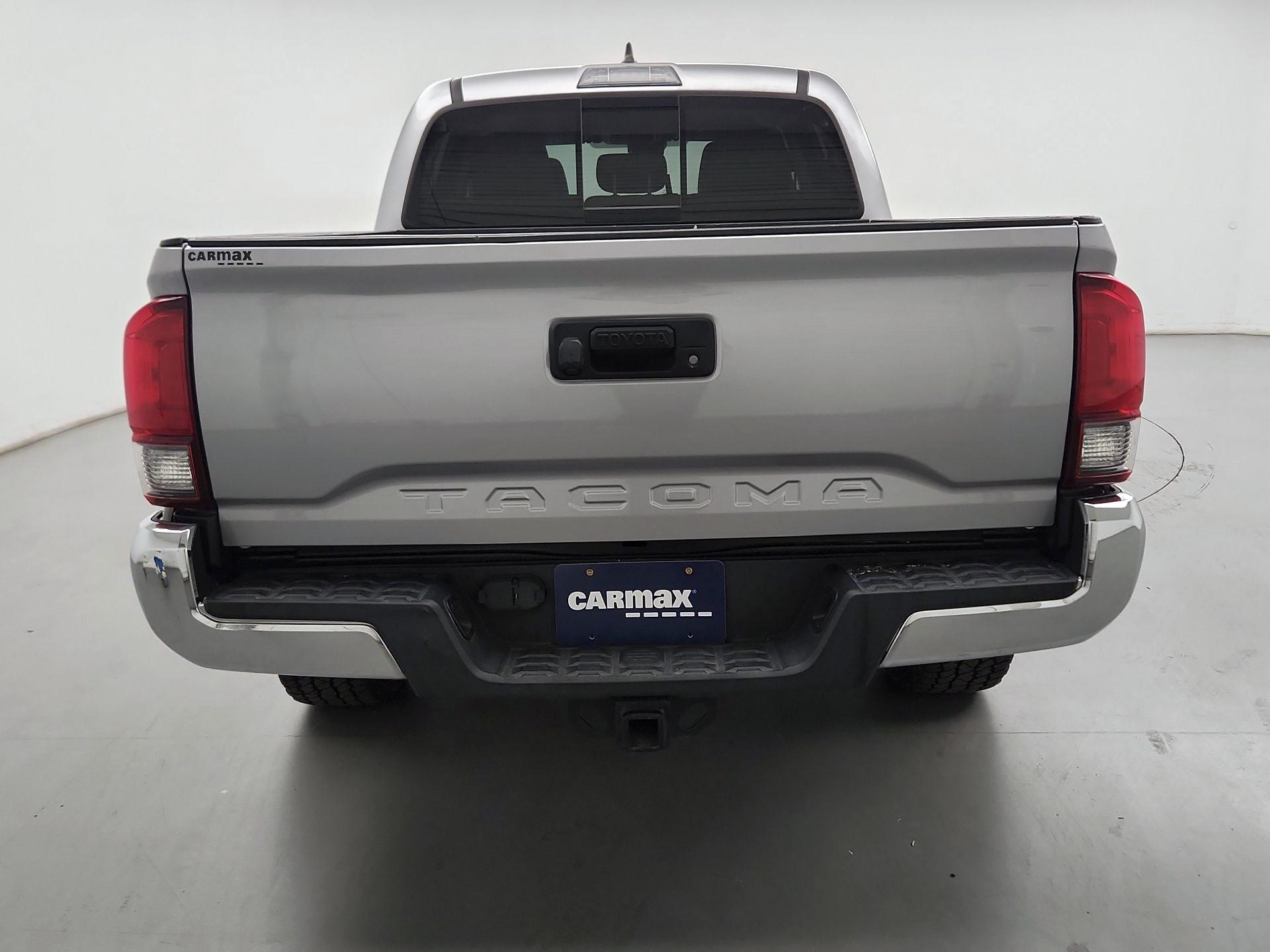 Thumbnail: 2019 Toyota Tacoma - 6