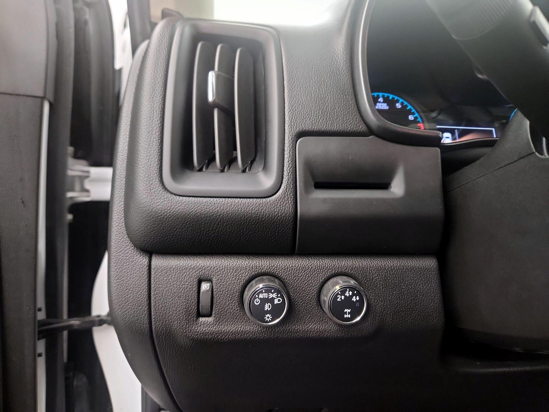 Thumbnail: 2015 Chevrolet Colorado - 11