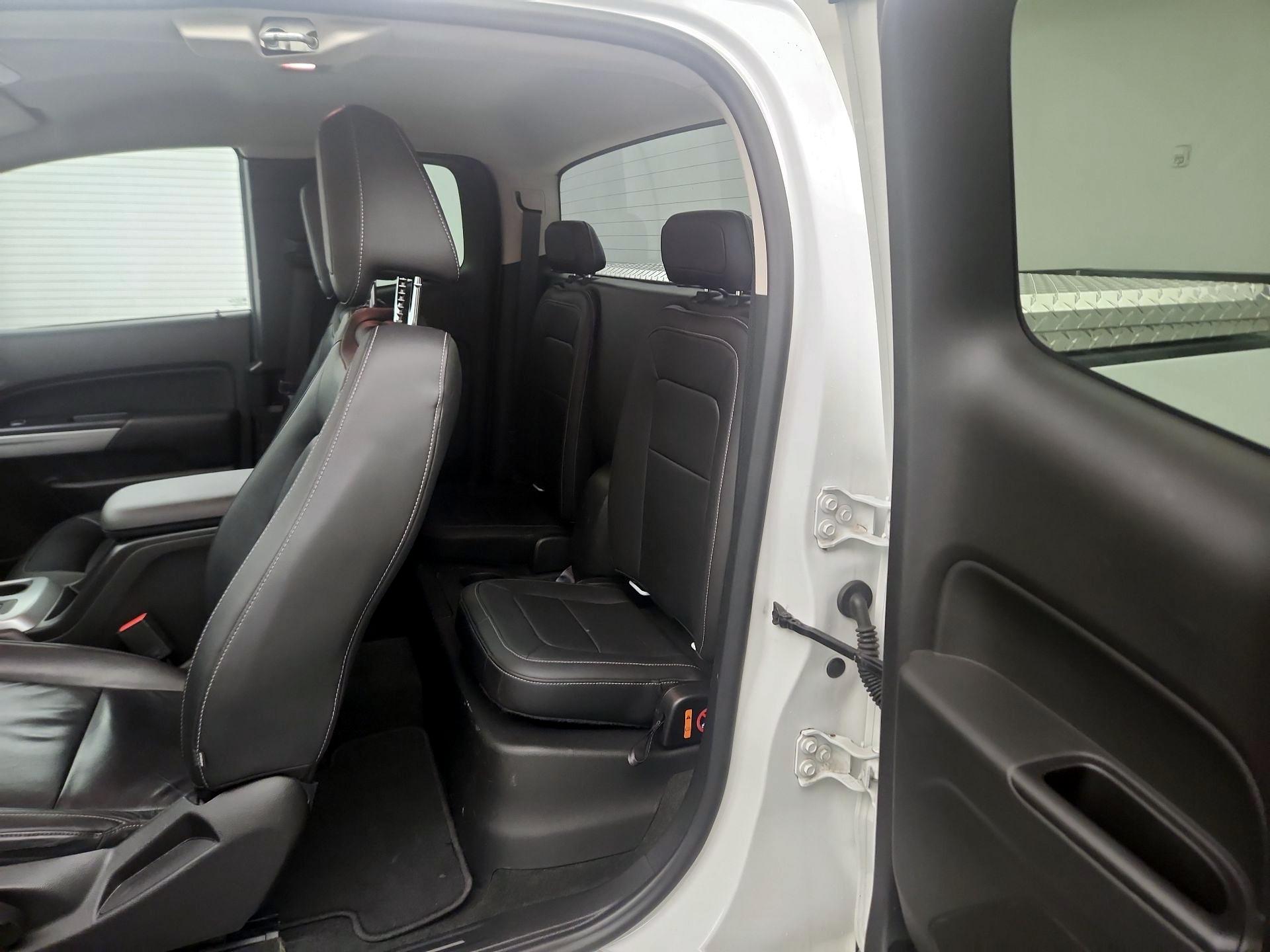 Thumbnail: 2015 Chevrolet Colorado - 17