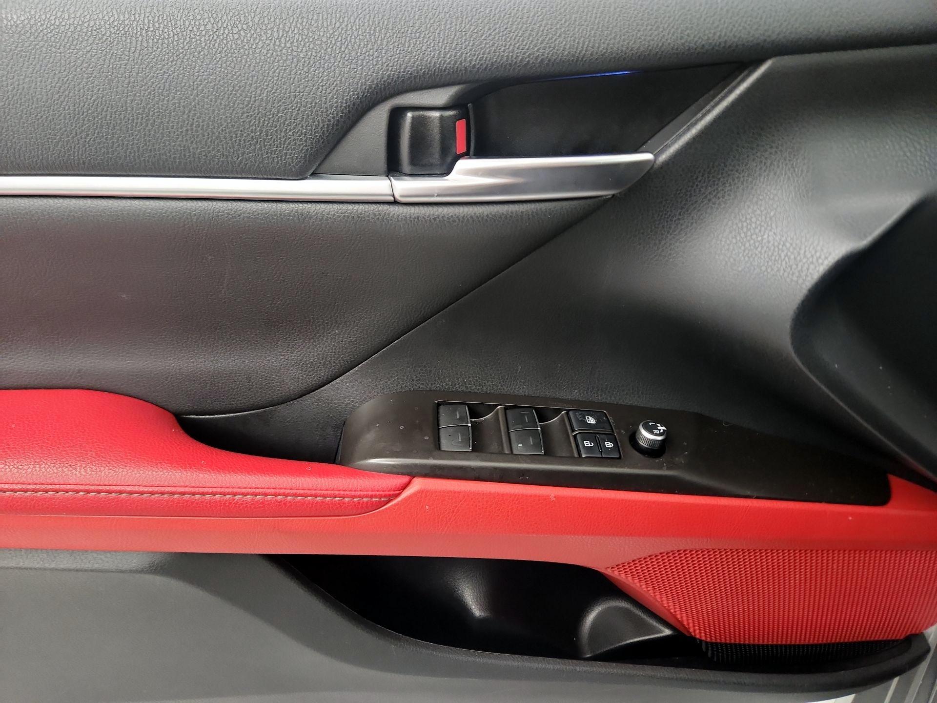 Thumbnail: 2021 Toyota Camry - 10