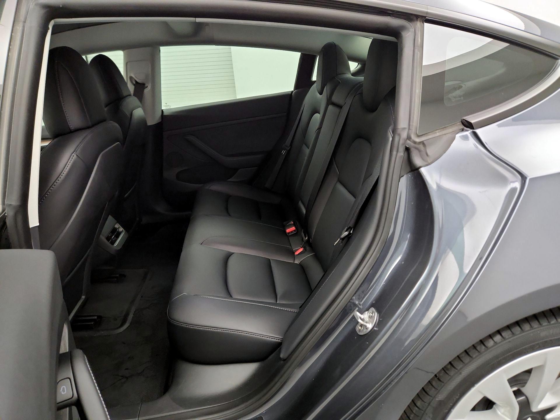 Thumbnail: 2022 Tesla Model 3 - 17