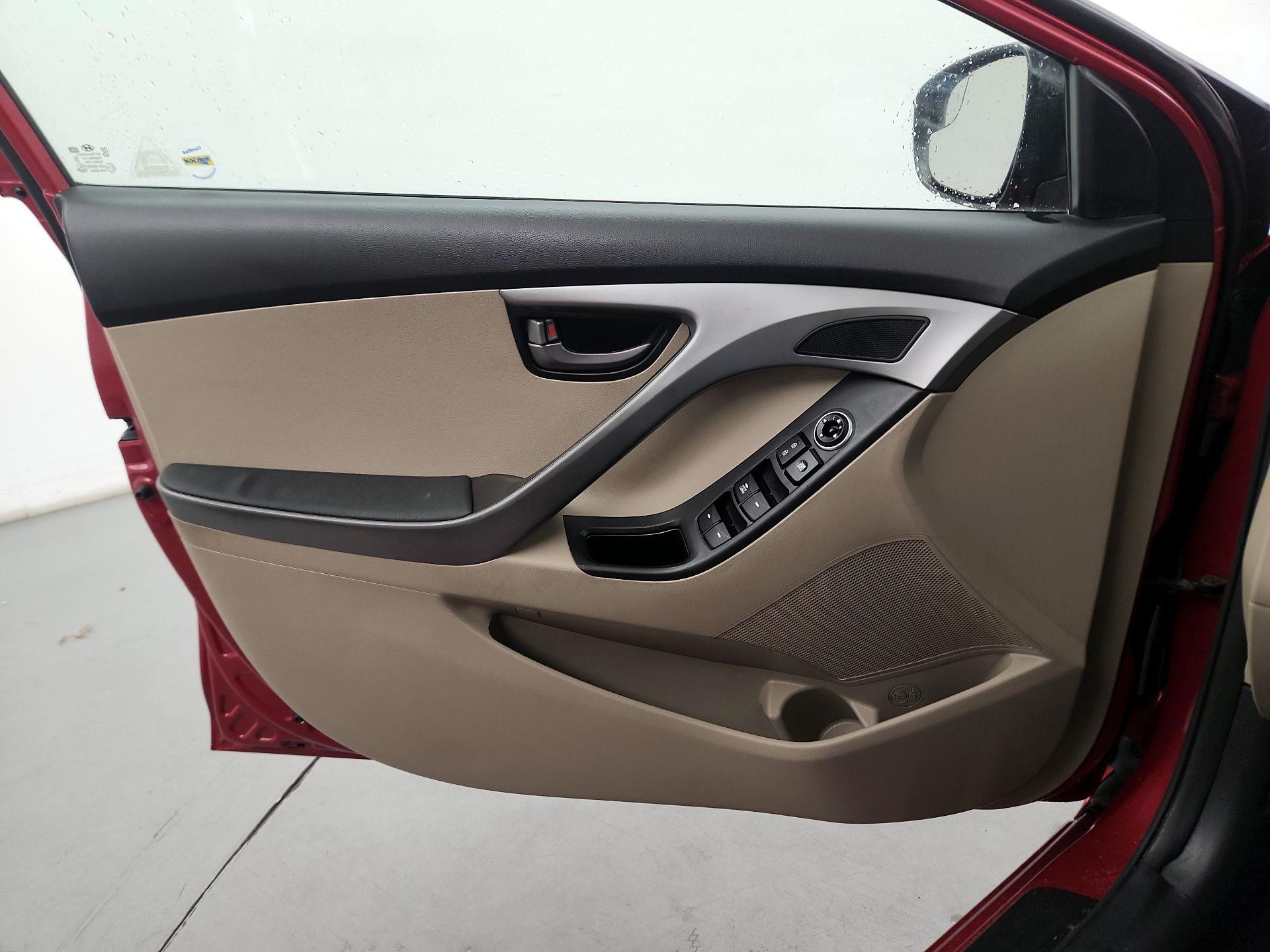 Thumbnail: 2014 Hyundai Elantra - 10