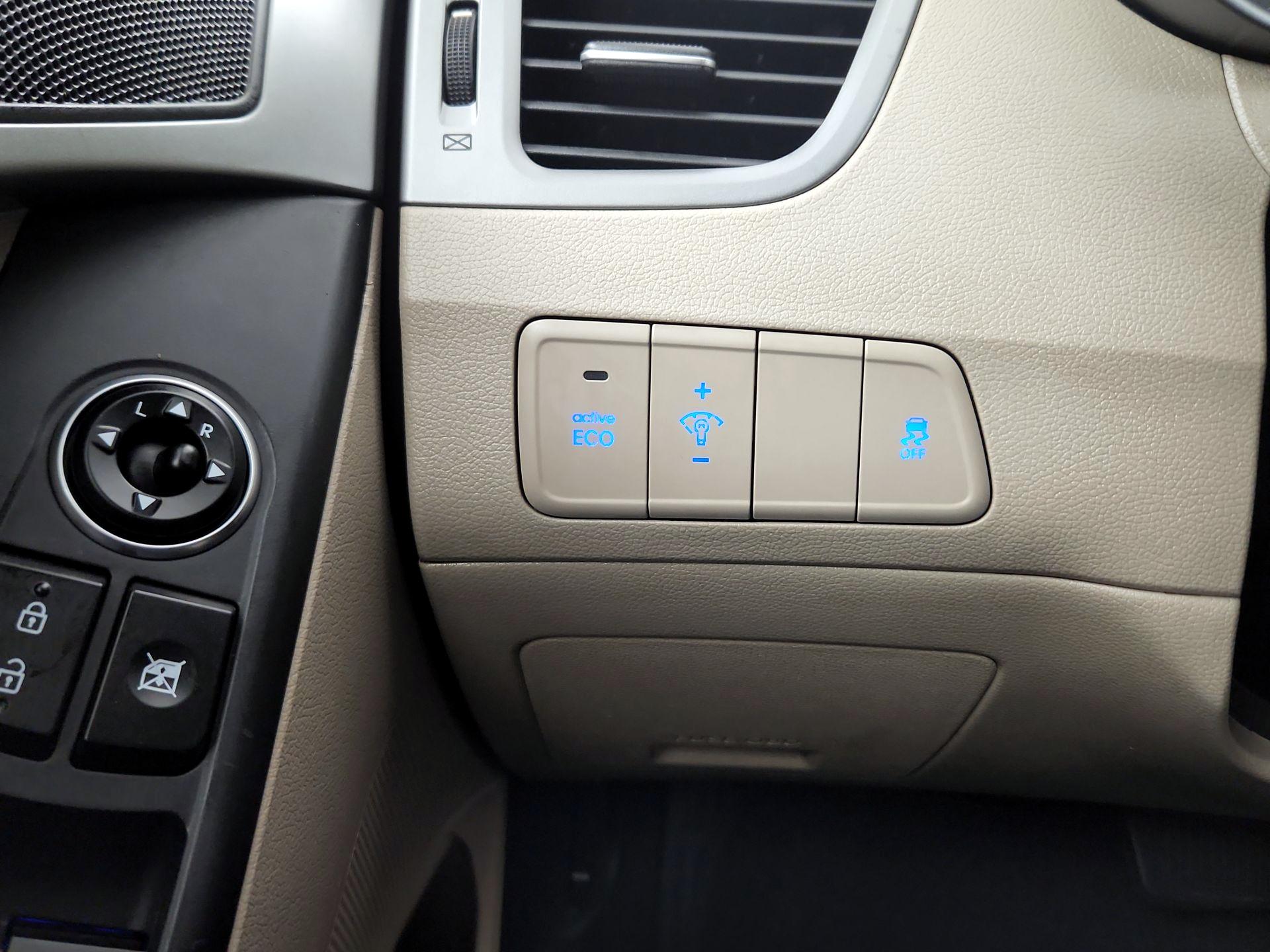 Thumbnail: 2014 Hyundai Elantra - 11