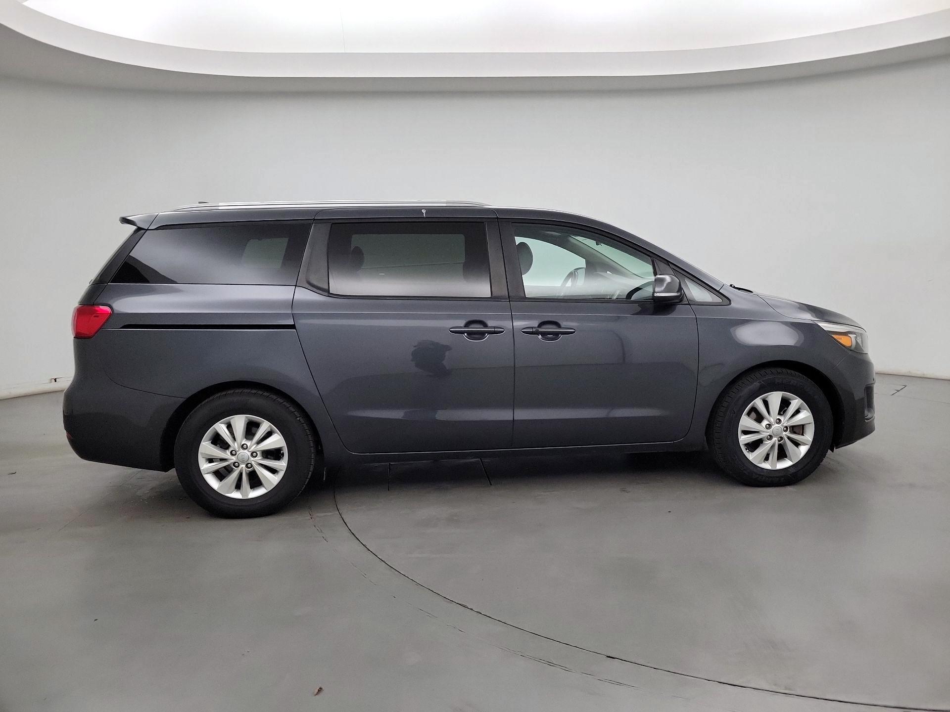 Thumbnail: 2017 Kia Sedona - 4