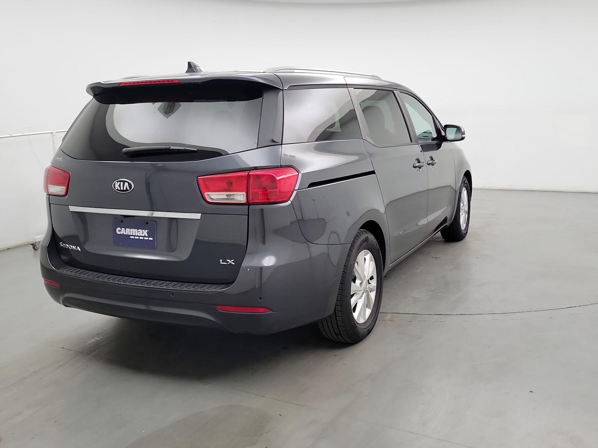 Thumbnail: 2017 Kia Sedona - 5