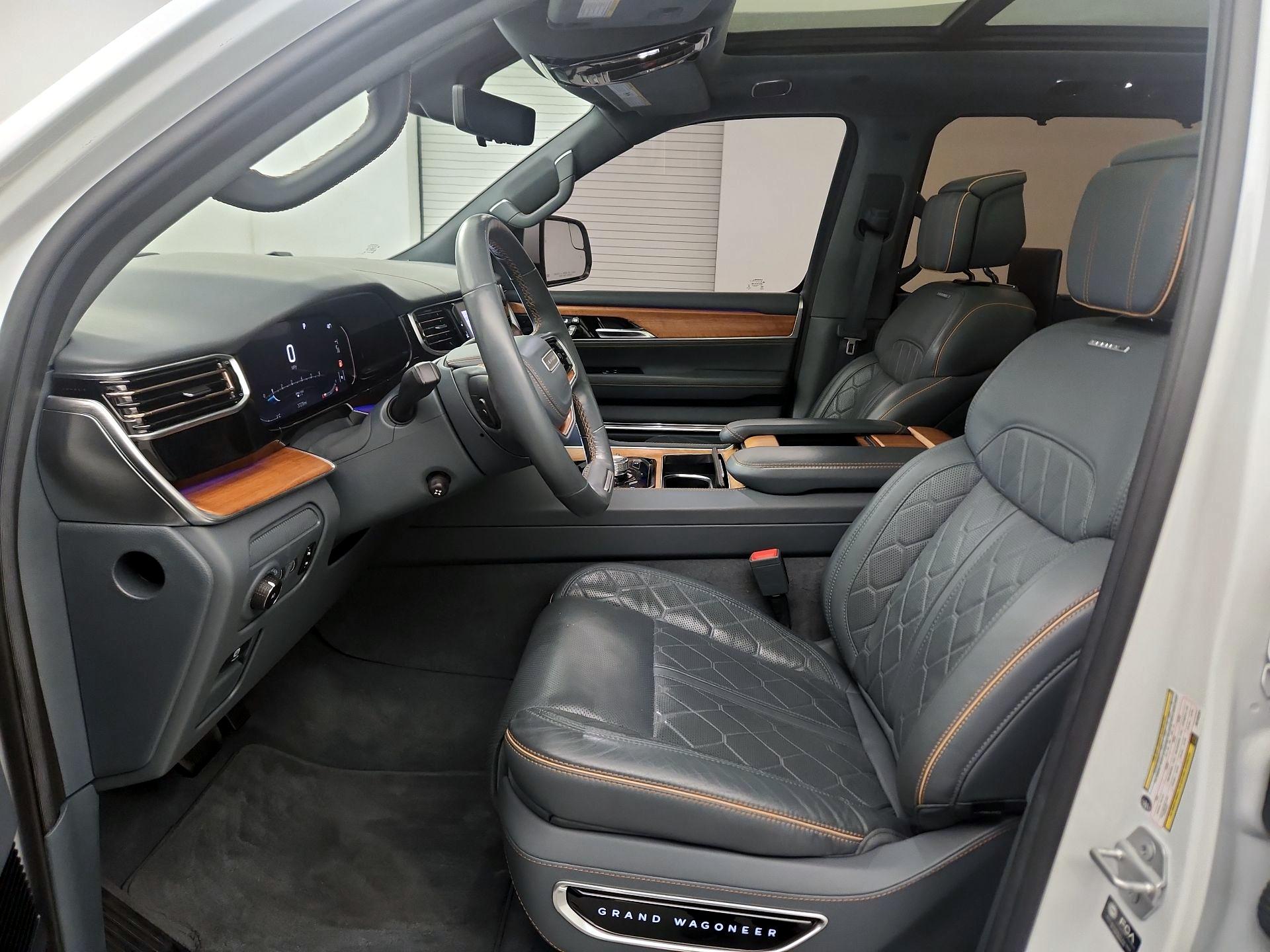 Thumbnail: 2022 Jeep Grand Wagoneer - 9