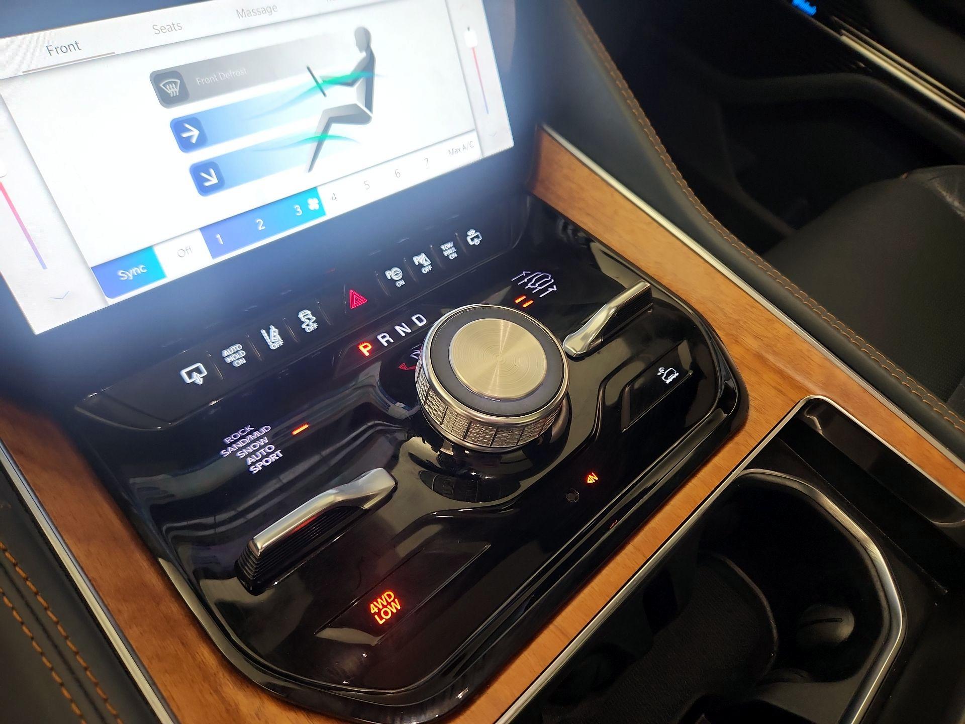 Thumbnail: 2022 Jeep Grand Wagoneer - 16