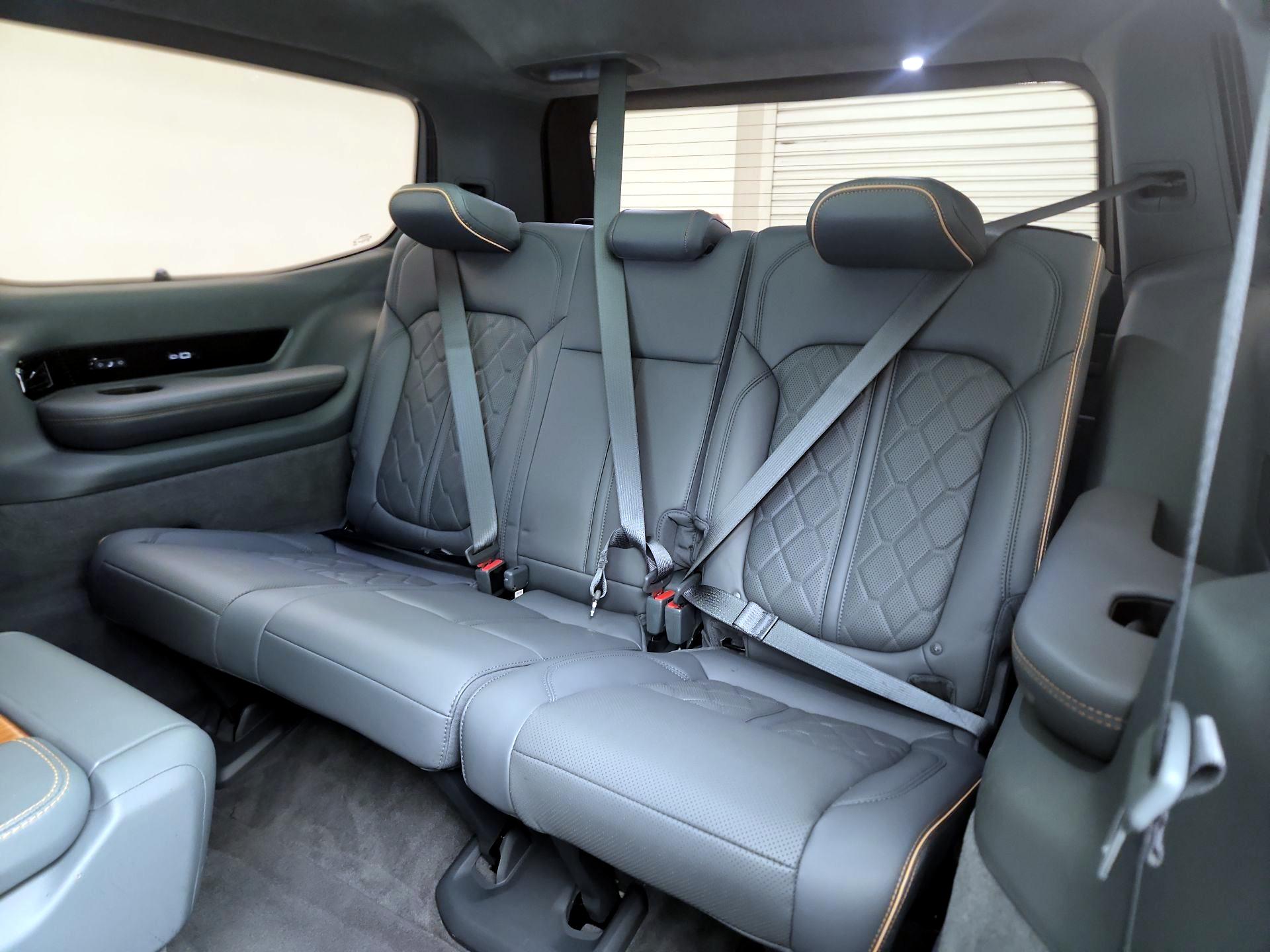 Thumbnail: 2022 Jeep Grand Wagoneer - 20