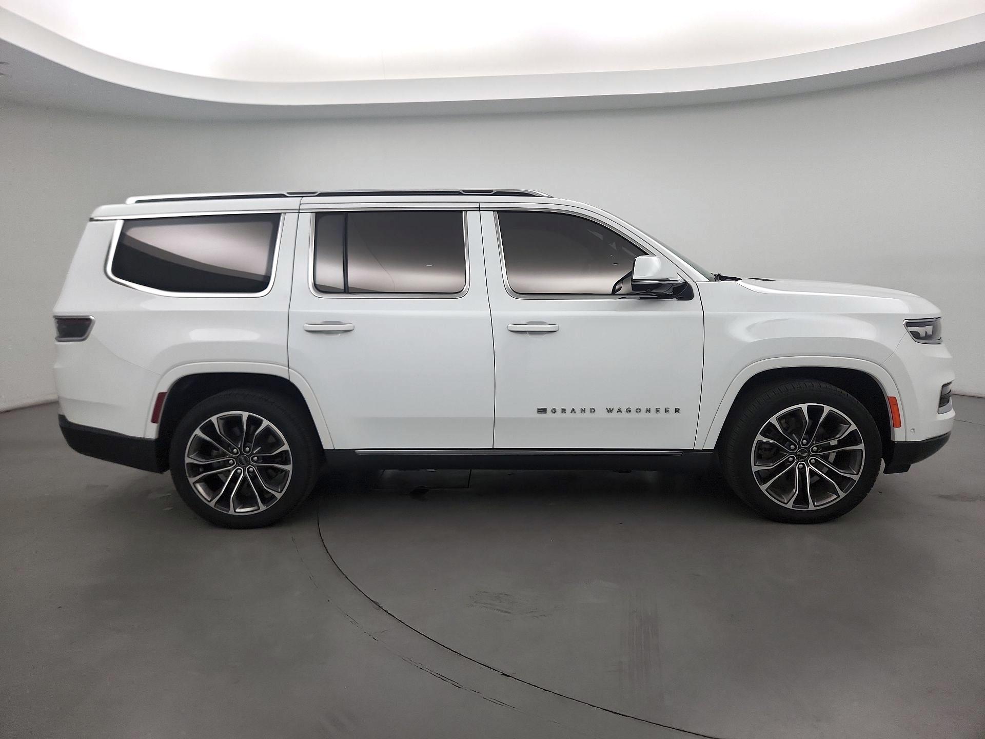 Thumbnail: 2022 Jeep Grand Wagoneer - 4