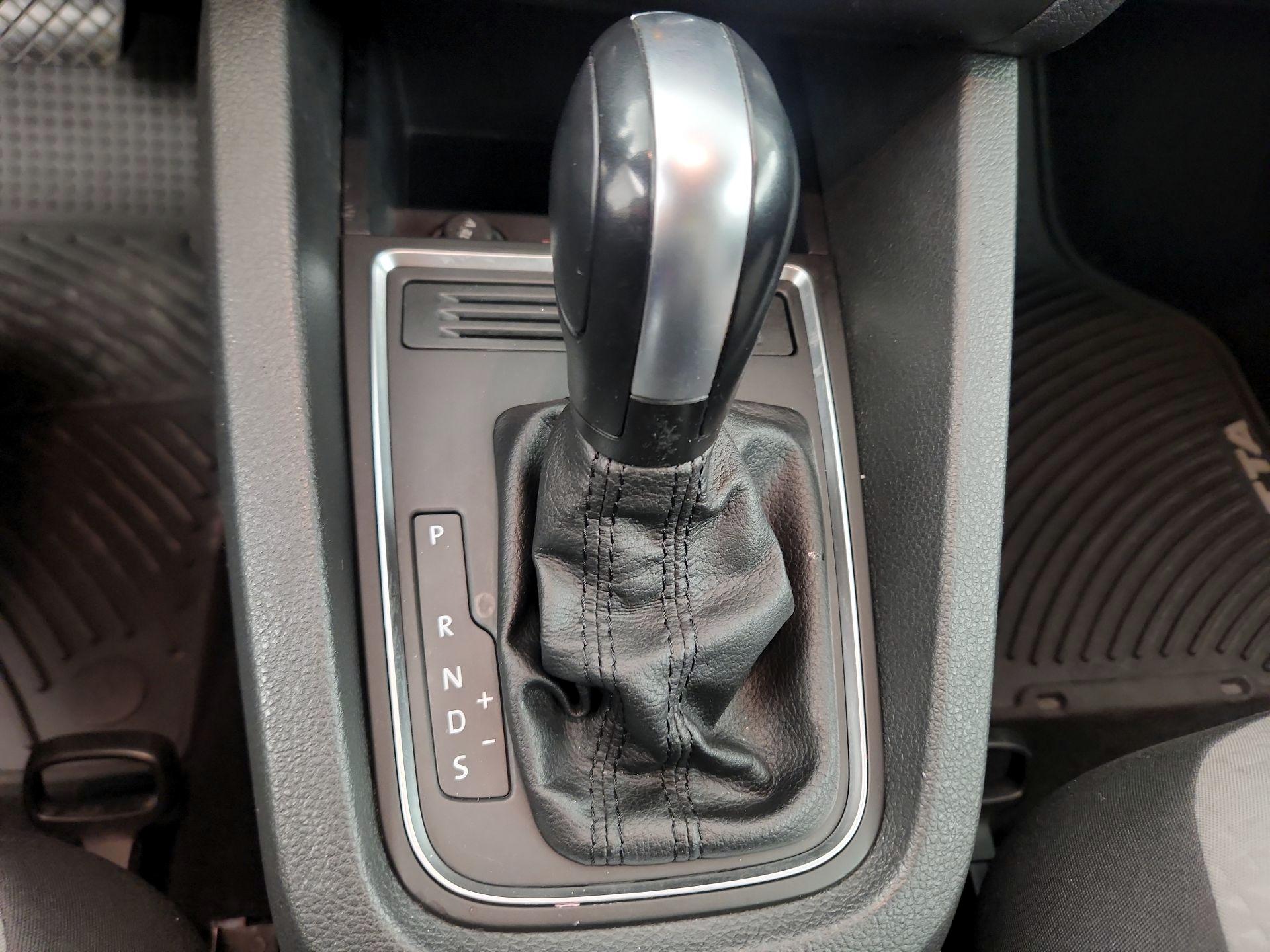 Thumbnail: 2017 Volkswagen Jetta - 15