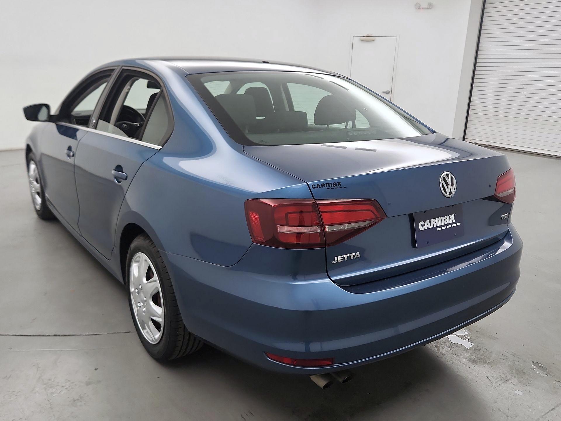 Thumbnail: 2017 Volkswagen Jetta - 7