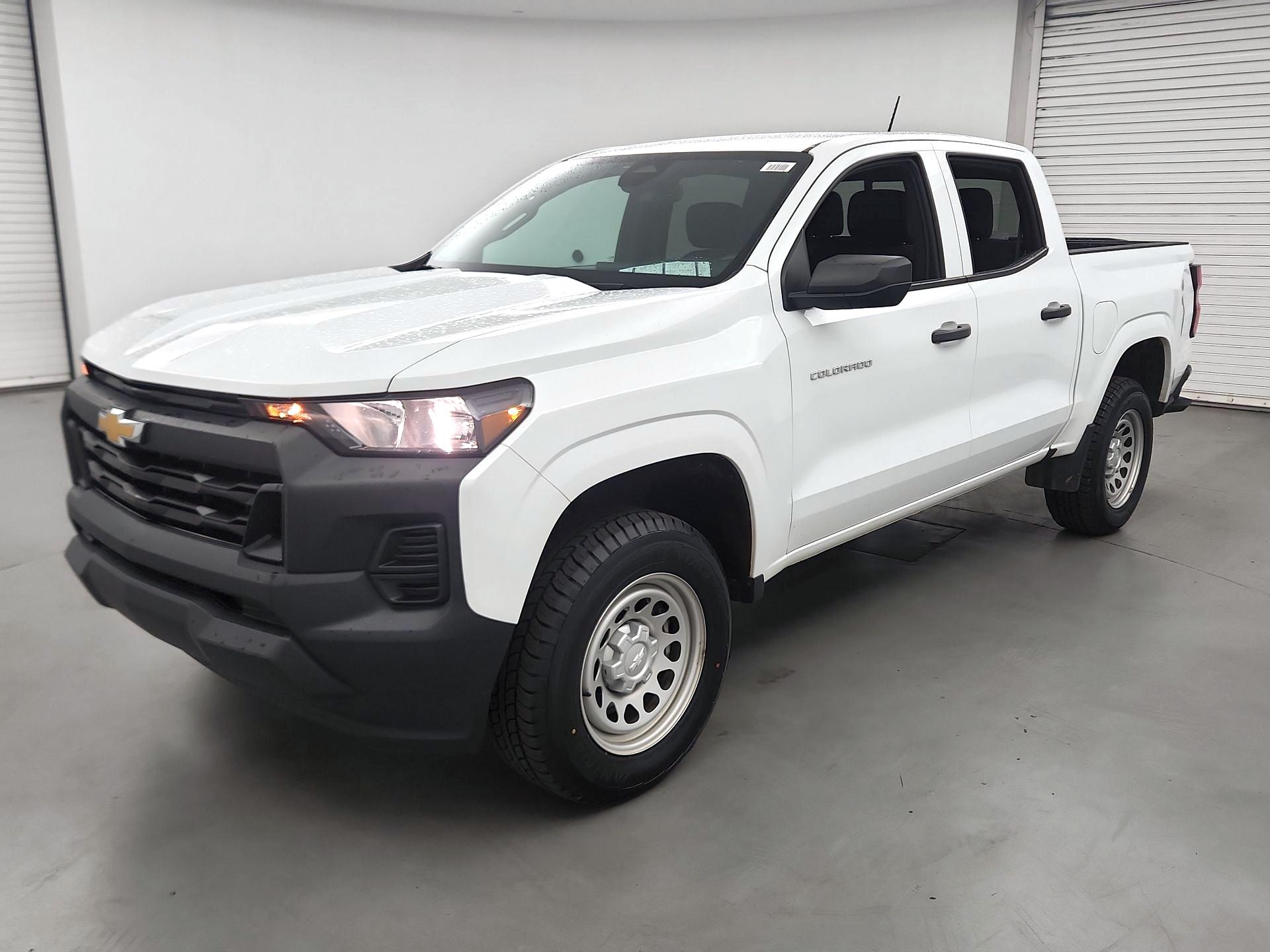 Thumbnail: 2024 Chevrolet Colorado - 3