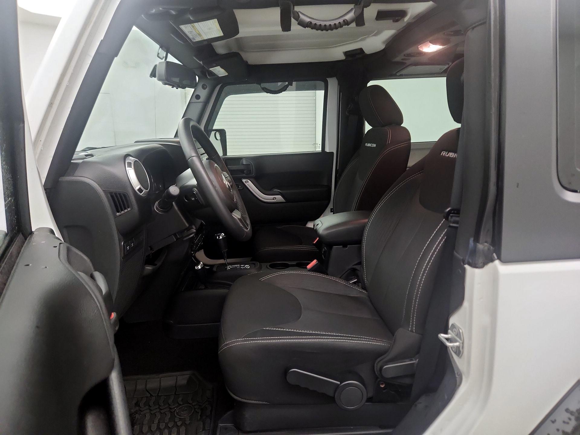 Thumbnail: 2015 Jeep Wrangler - 9