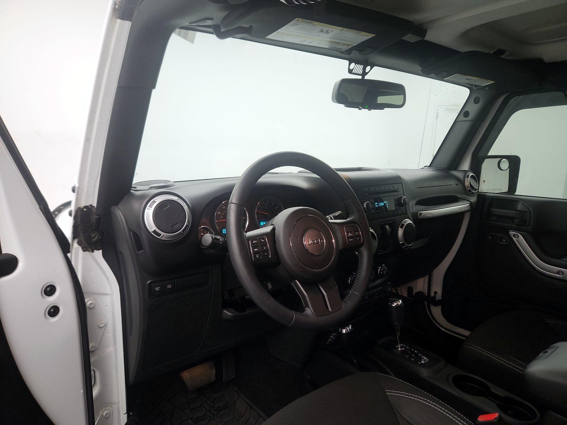 Thumbnail: 2015 Jeep Wrangler - 8