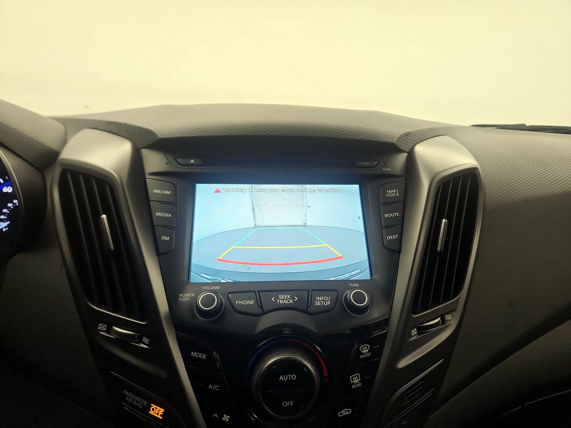 Thumbnail: 2015 Hyundai Veloster - 13